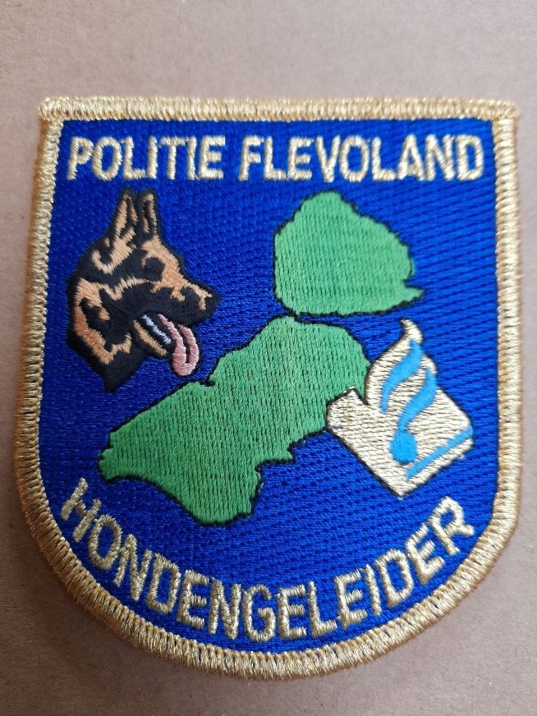 embleem K 9 police, Verzamelen, Ophalen of Verzenden, Overige soorten, Nederland, Embleem of Badge