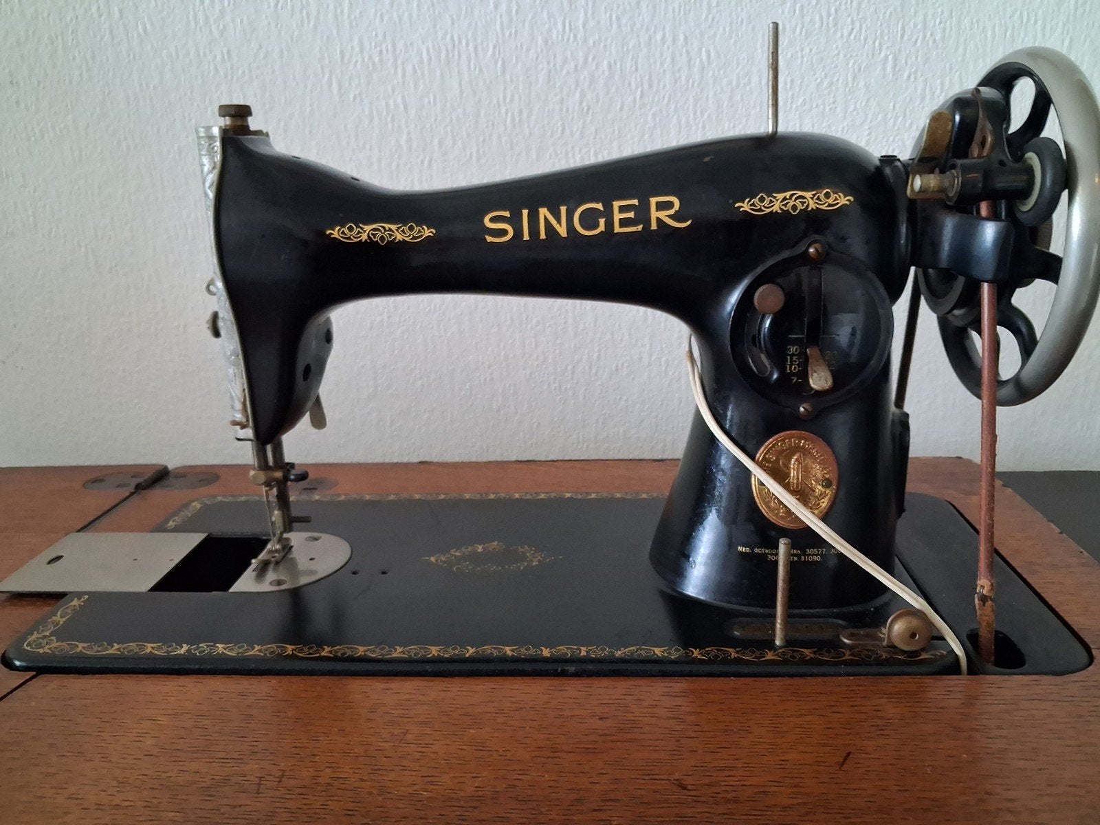 Antieke Singer naaimachine met onderstel, Antiek en Kunst, Antiek | Naaimachines, Ophalen