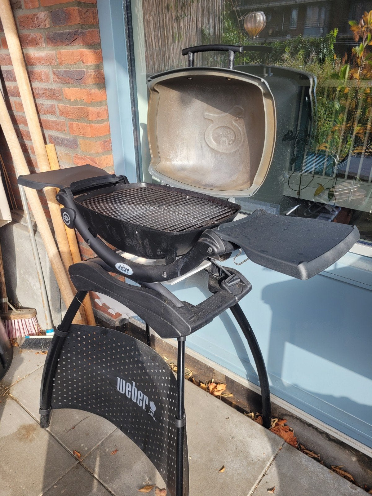 Weber elektrische BBQ Q1400 met onderstel en accessoires, Ophalen, Gebruikt, Weber