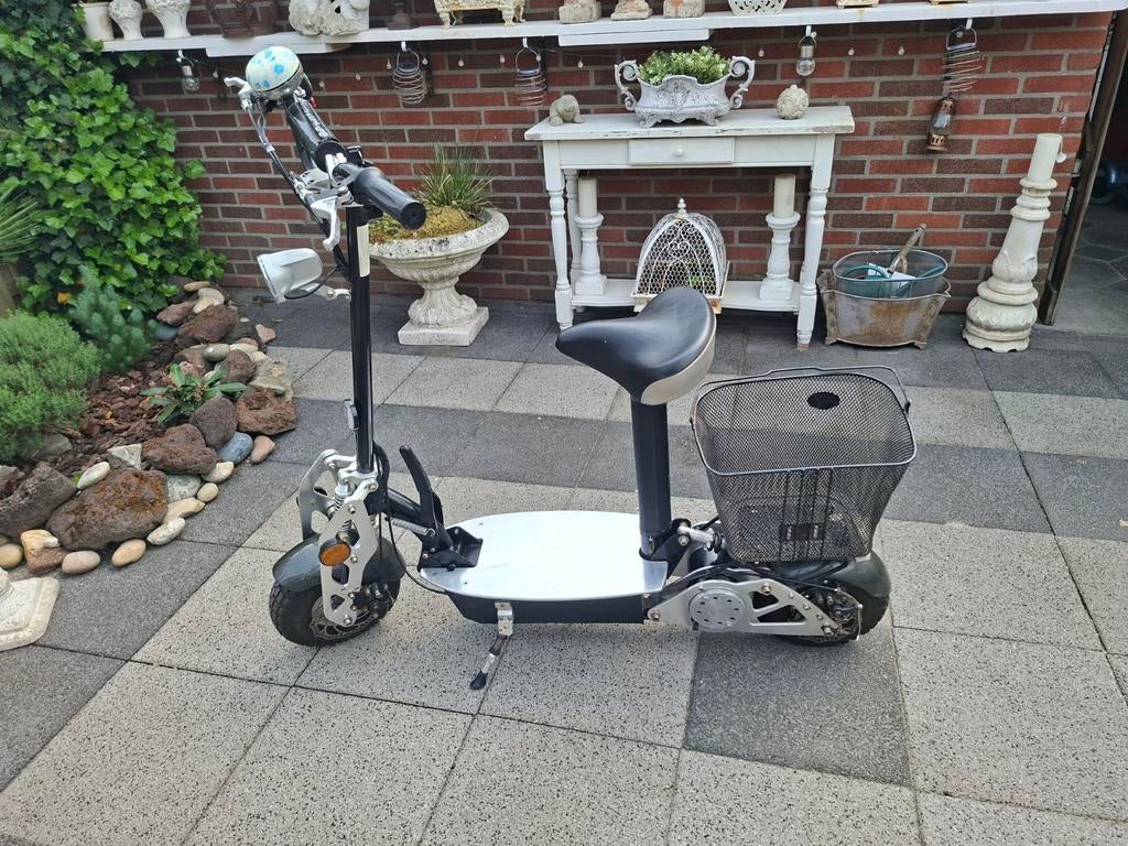 Tante paula step. Zonder Kenteken, Fietsen en Brommers, Ophalen of Verzenden, Elektrische step (E-scooter)