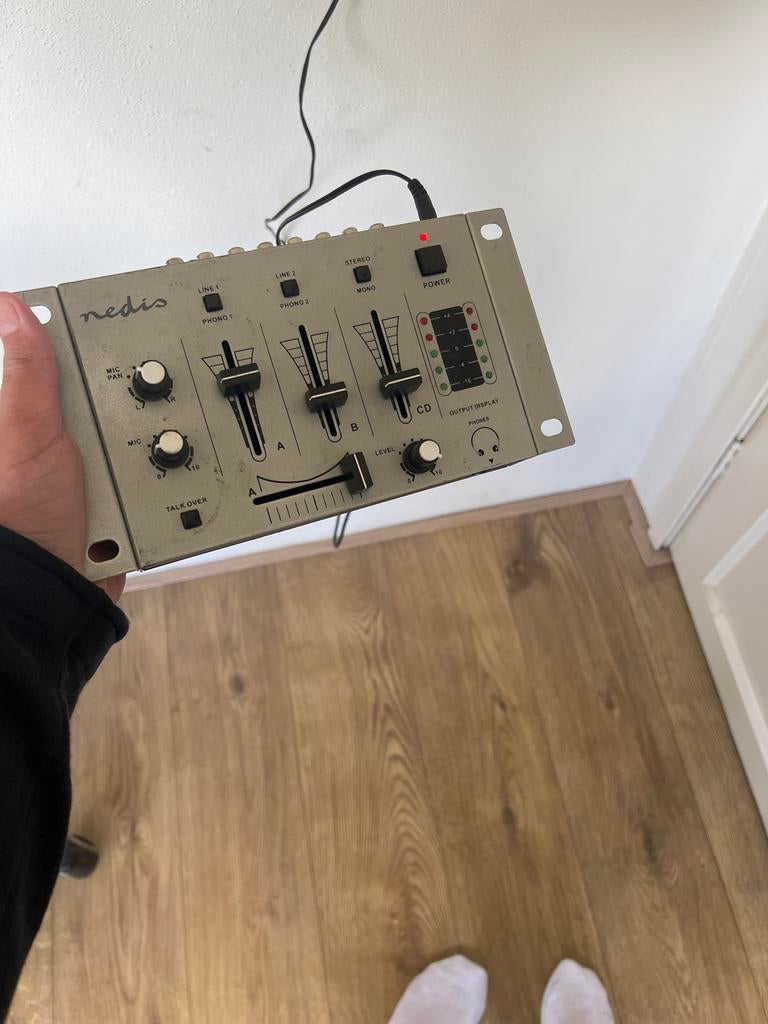 Nedis DJ Mixer - Compacte 2-kanaals mengtafel, Ophalen of Verzenden, Zo goed als nieuw, Minder dan 5 kanalen, Microfooningang