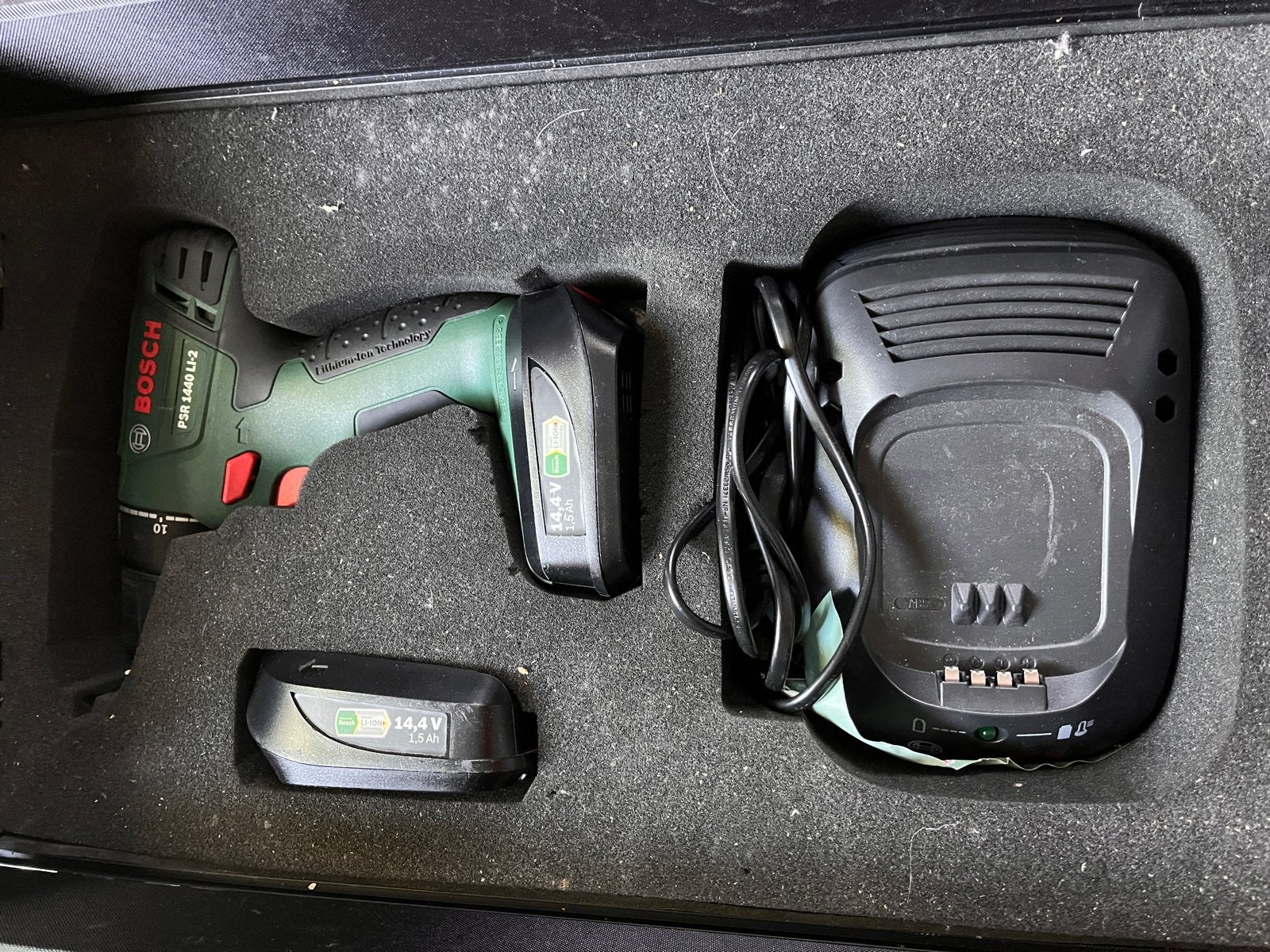 Bosch PSR 1440 LI-2 Accuboormachine met 2 accu's en lader, Ophalen, Gebruikt, Variabele snelheid, Boor- en Schroefmachine