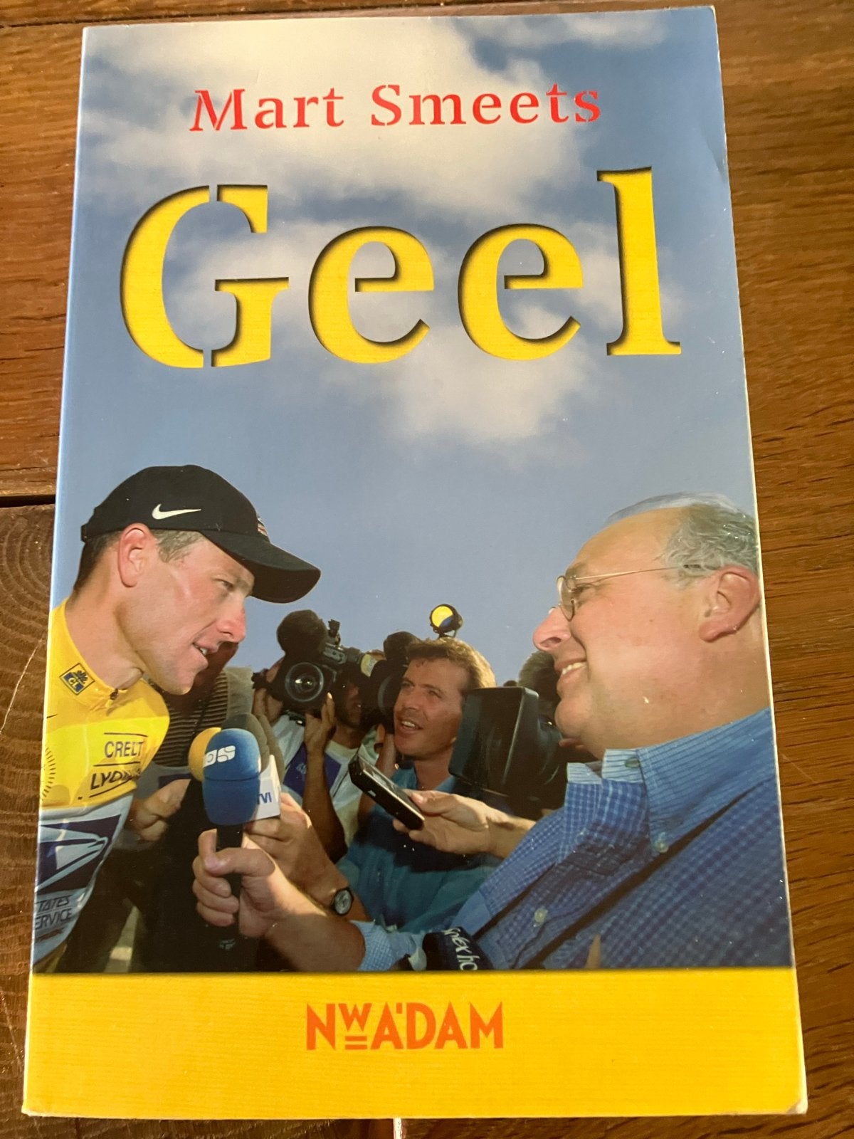 Mart Smeets - Geel: Verhalen over de Tour de France, Ophalen of Verzenden, Zo goed als nieuw