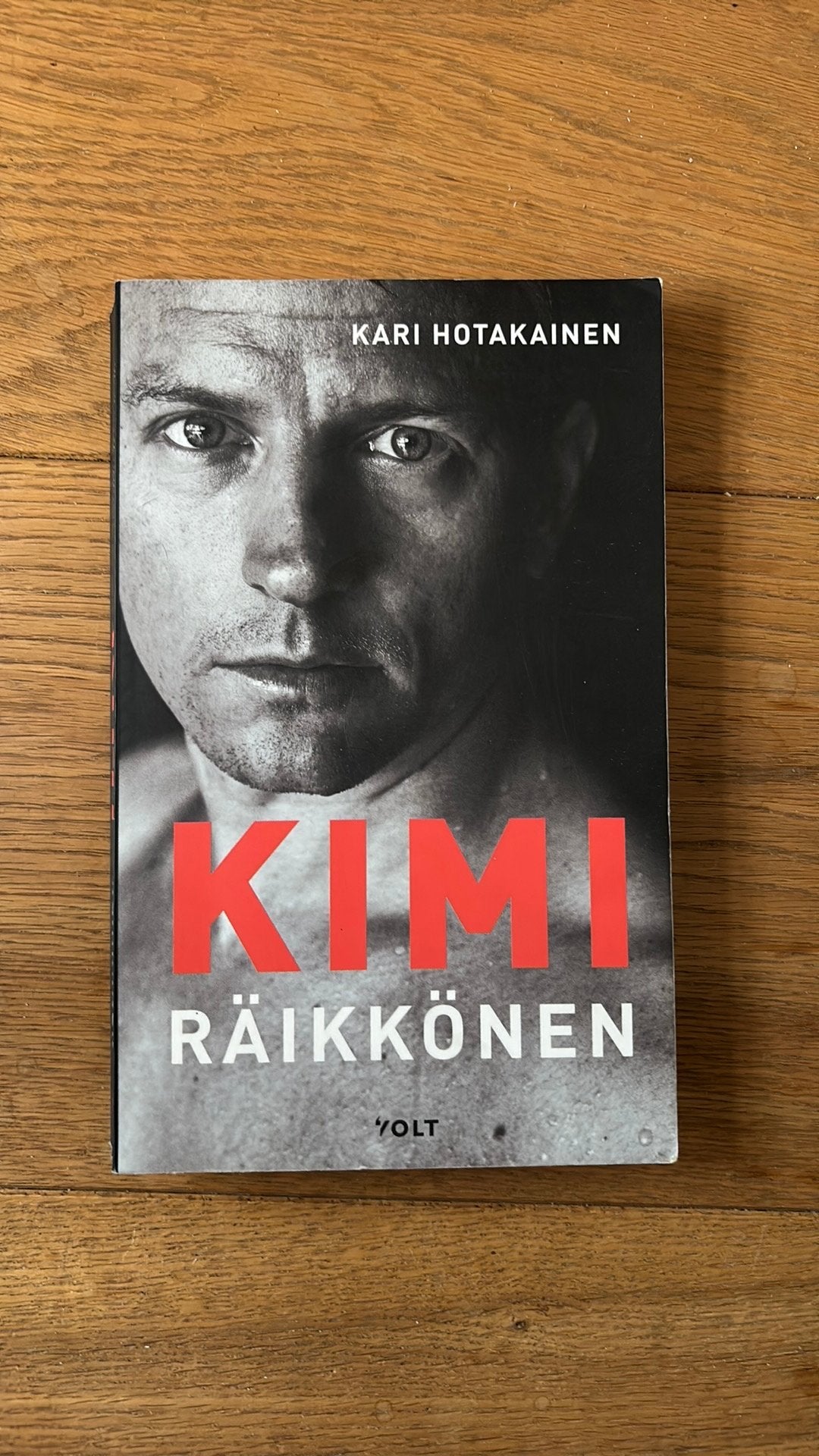 Kari Hotakainen - Kimi Räikkönen, Ophalen of Verzenden, Zo goed als nieuw, Kari Hotakainen