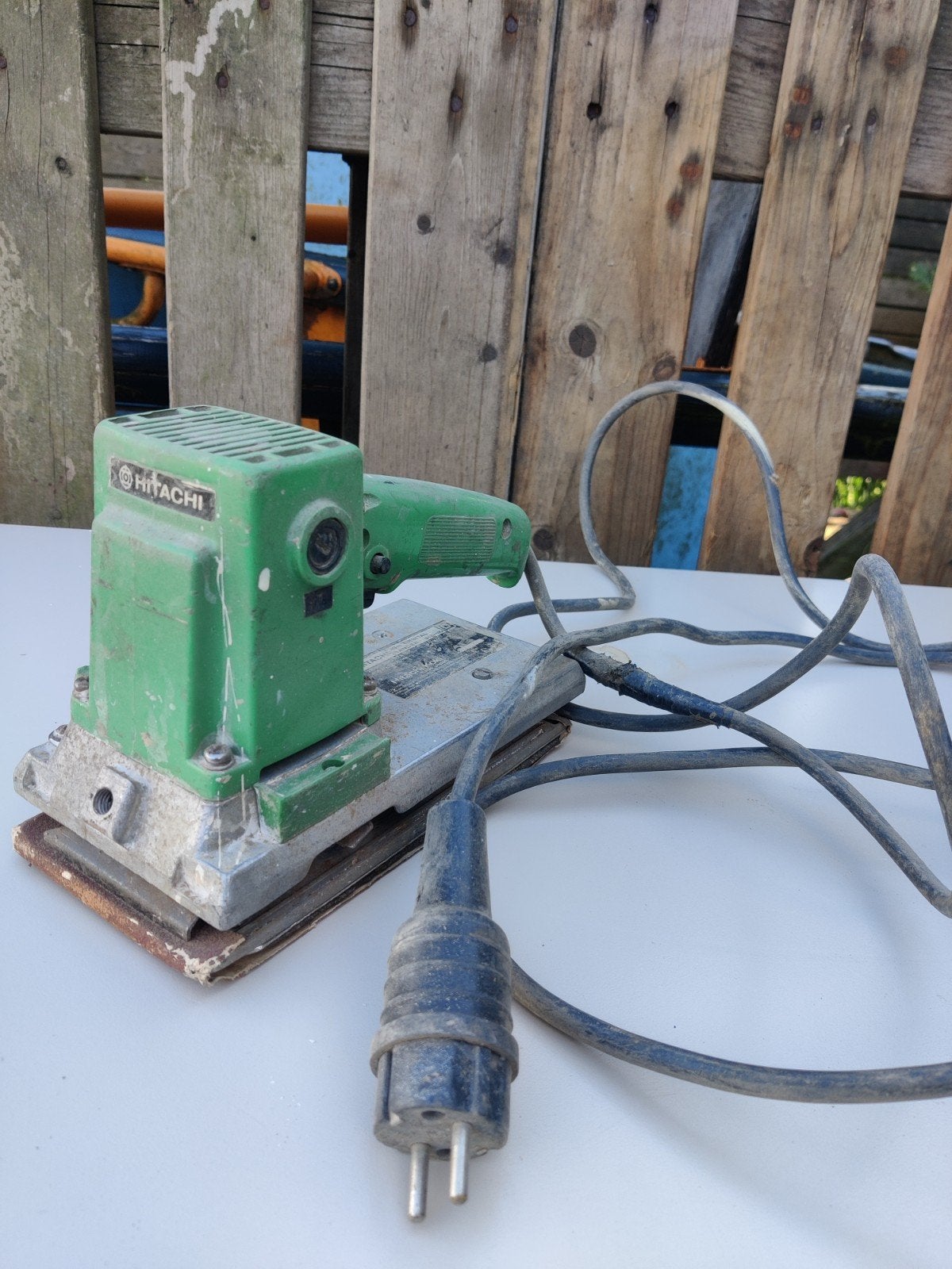 Vlakschuurmachine Hitachi, Ophalen of Verzenden, Gebruikt, Minder dan 600 watt, Vlakschuurmachine