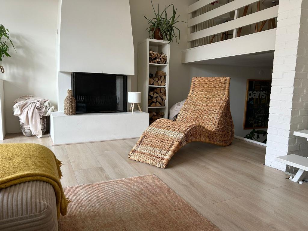 IKEA KARLSKRONA ROTAN LIGSTOEL, Huis en Inrichting, Stoelen, Ophalen, Bruin, Riet of Rotan, Zo goed als nieuw
