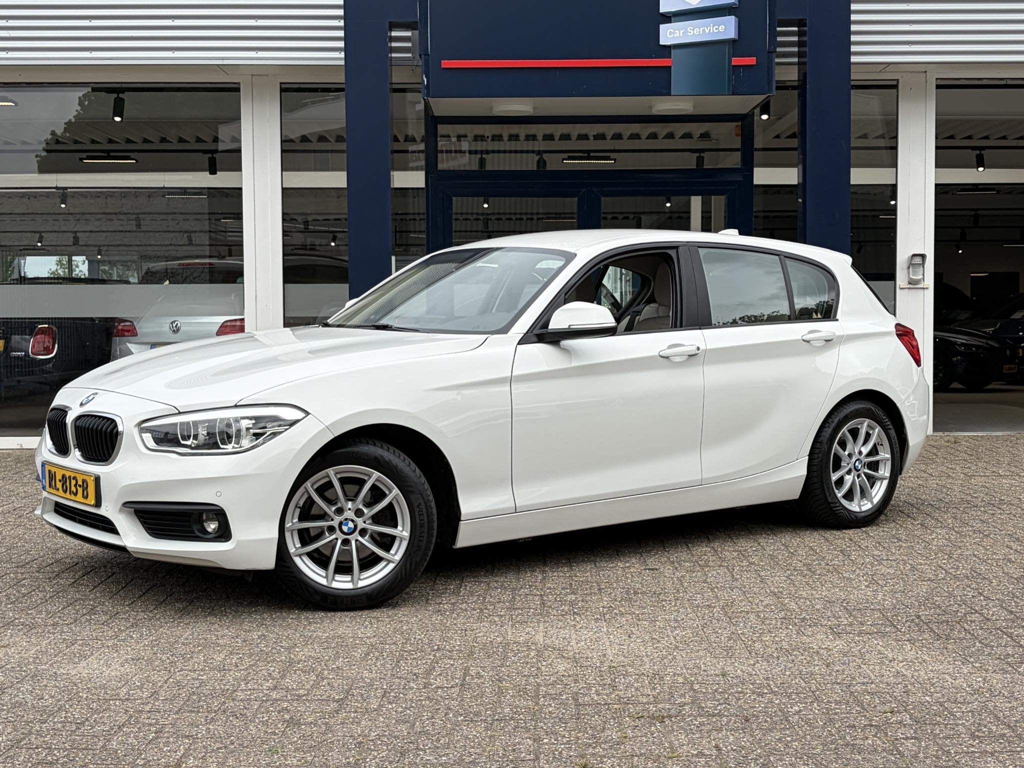 BMW 1-serie 118i Corporate Lease High Executive / Automaat /, Auto's, Gebruikt, Wit, Bedrijf, 650 kg
