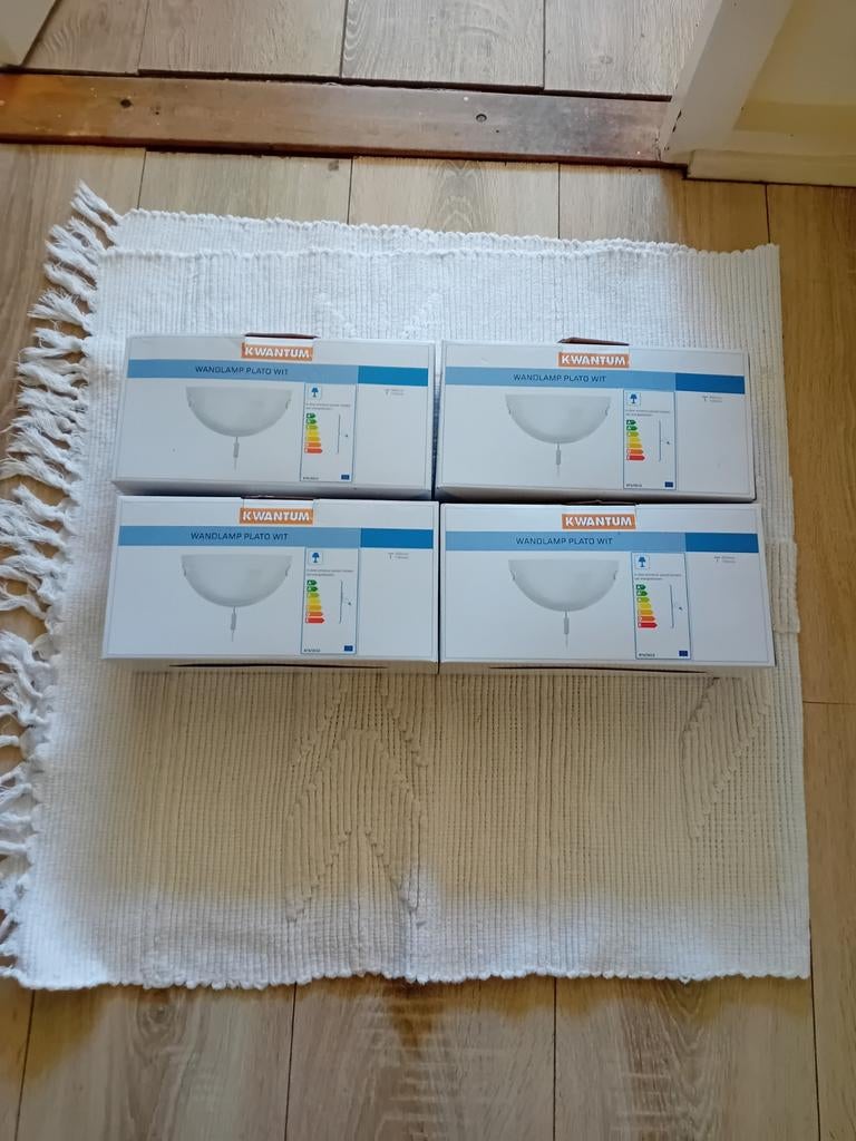 4 Kwantum wandlampen Plato wit - Nieuw in doos, Ophalen, Nieuw