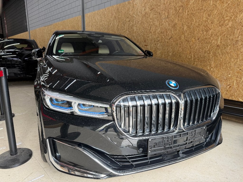 BMW 745LE XDRIVE, Auto's, Automaat, Beige, 394 pk, Zwart