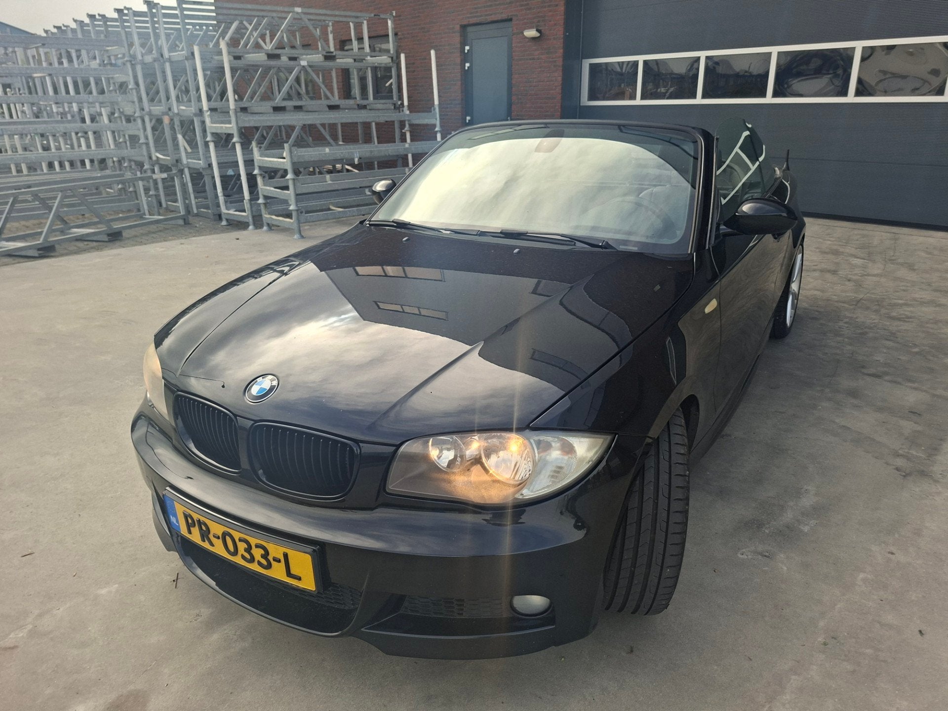 BMW 1-serie Cabrio 120d LEER / LMV, Auto's, 1-Serie, Euro 5, Achterwielaandrijving, Zwart