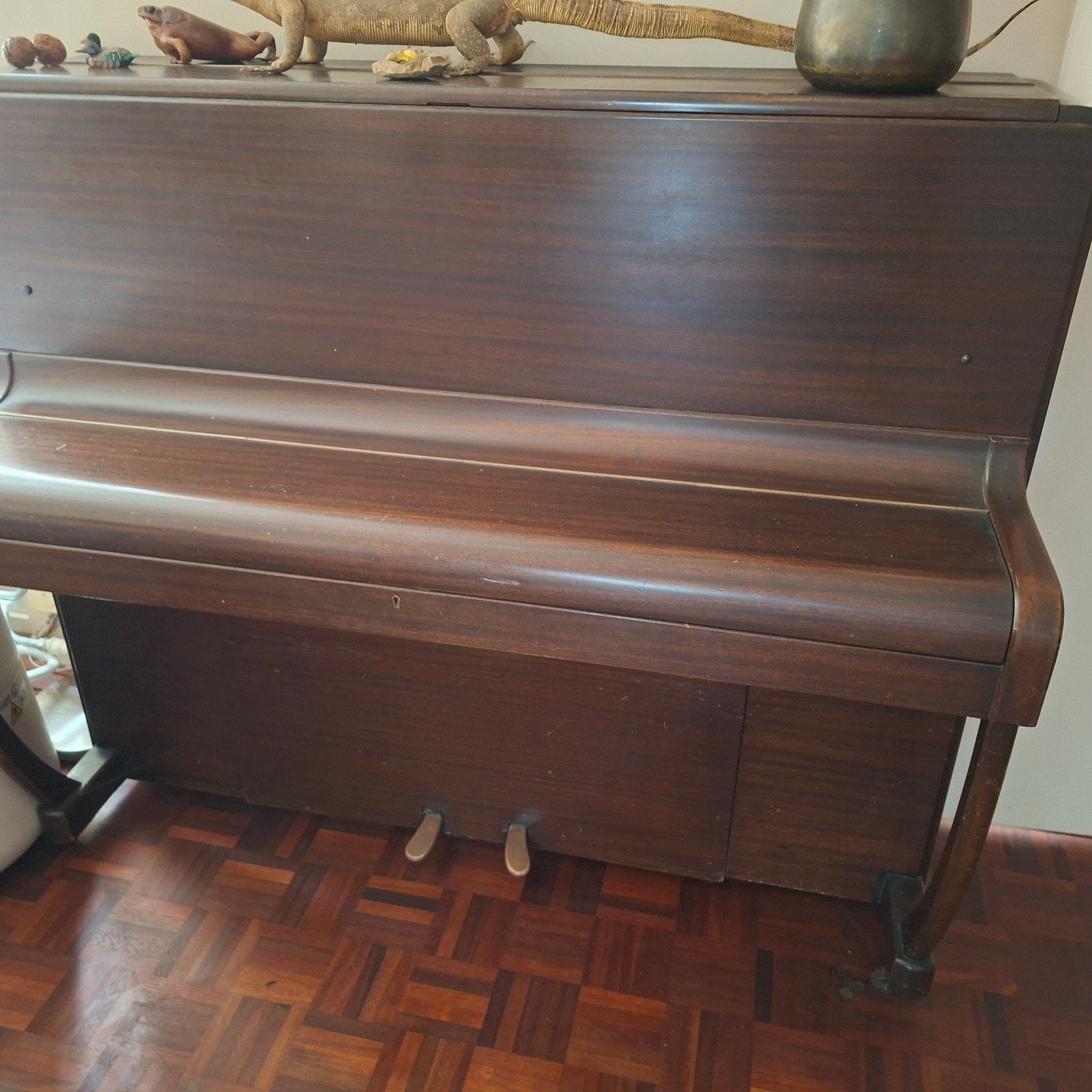 Bentley piano - kan niet goed gestemd worden, 1 toets slecht, Ophalen, Gebruikt, Bruin, Piano