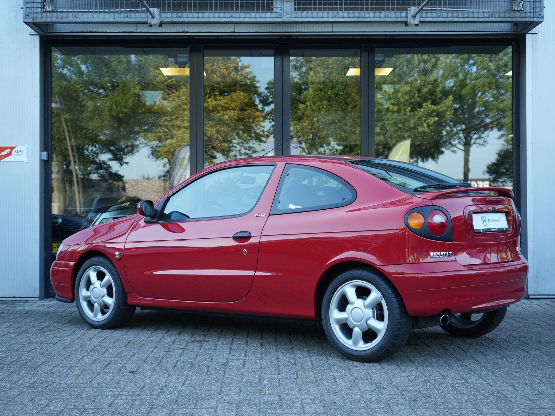 Renault Mégane Coupe 2.0-16V 147PK F7R | verzamelaarscondit, Auto's, Oldtimers, Voorwielaandrijving, 1998 cc, Stof, Zwart