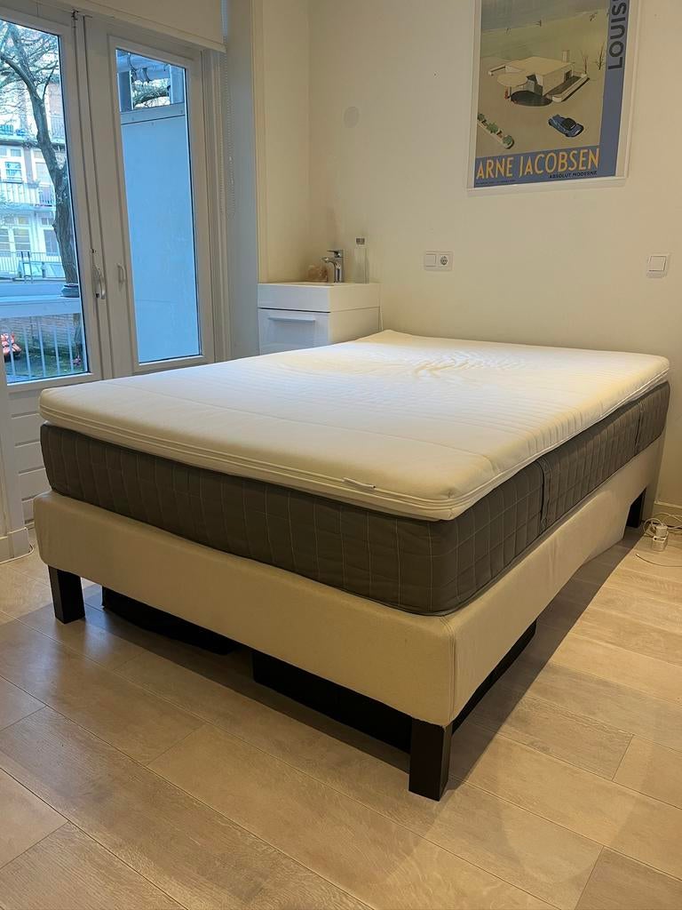 IKEA boxspring bed 140x200 incl. matras en topper, Ophalen, Zo goed als nieuw, Tweepersoons, 140 cm