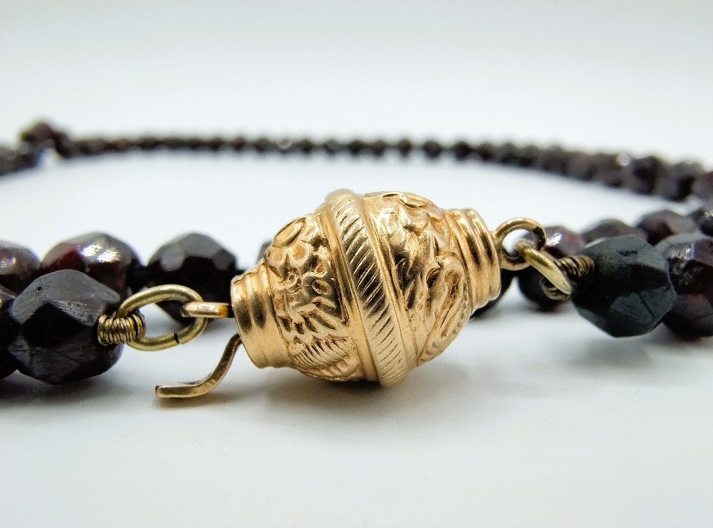 Granaten ketting met gouden slot, 91 cm, Verzenden, Goud, Ketting, Met edelsteen