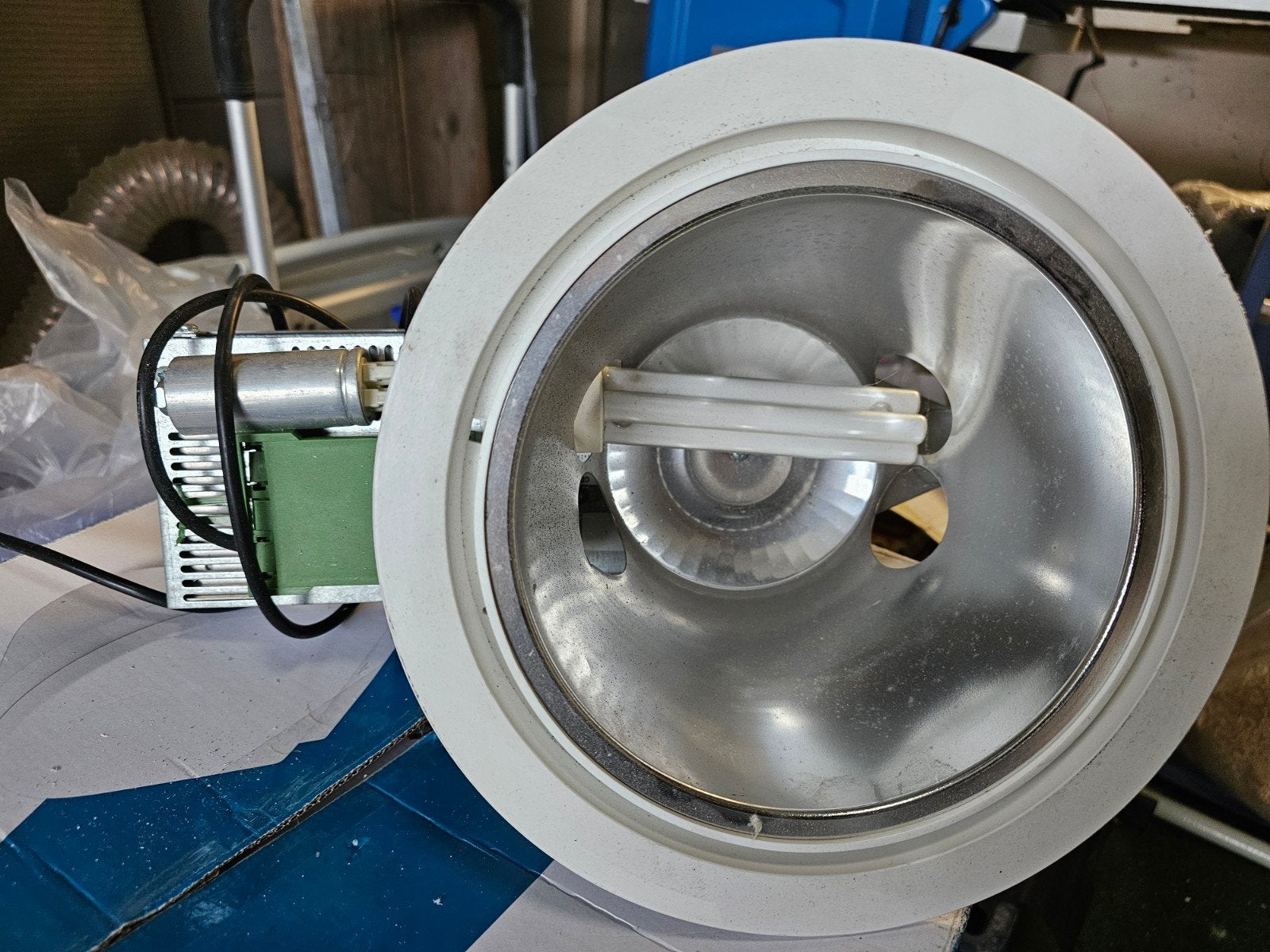 4x Inbouwspot met spaarlamp, Ophalen, Gebruikt, Overige lichtbronnen, Metaal