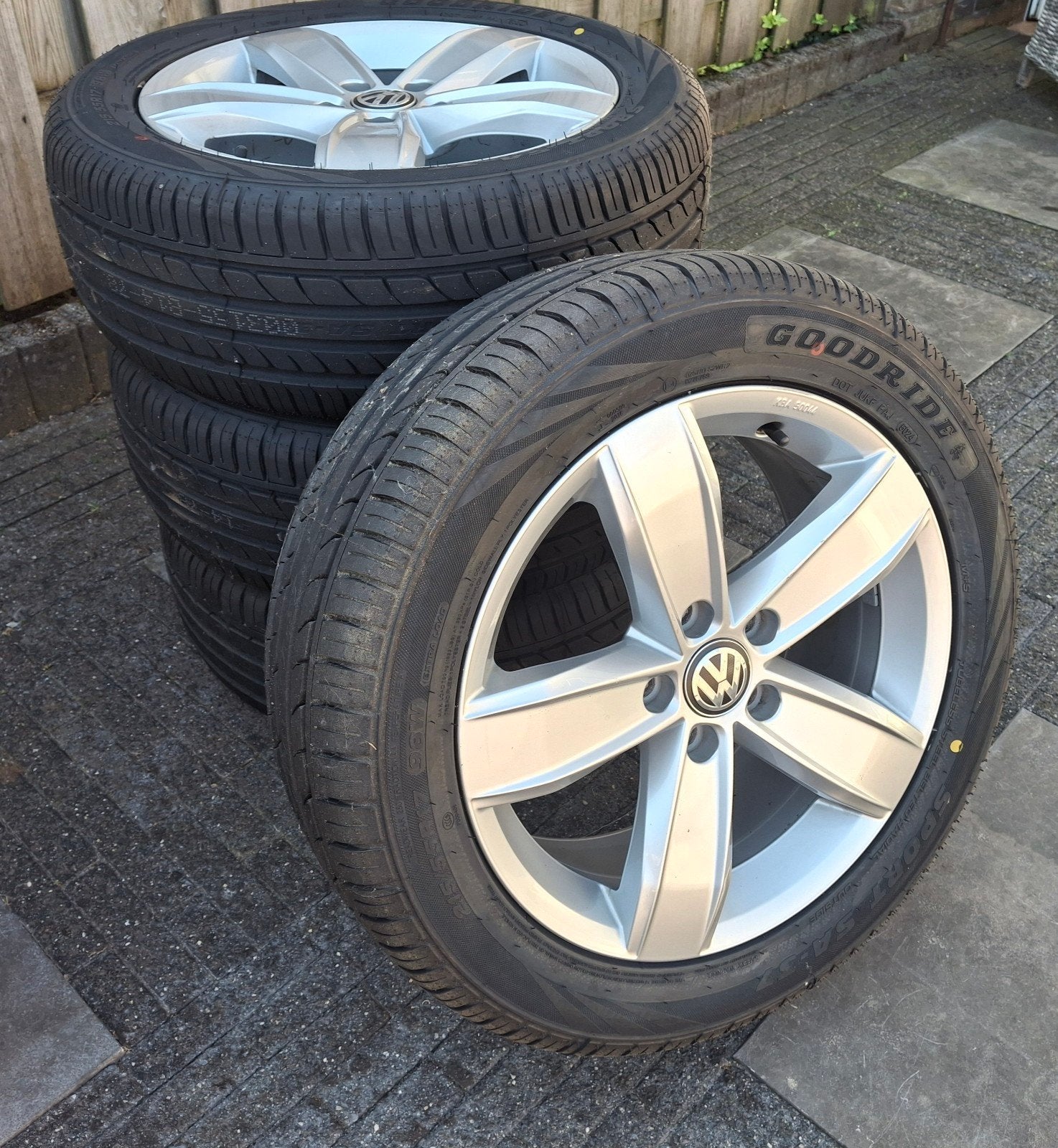 17 inch nieuwe zomerbanden 5x112 Passat T-roc Arteon Superb, Ophalen, Banden en Velgen, 17 inch, Personenwagen