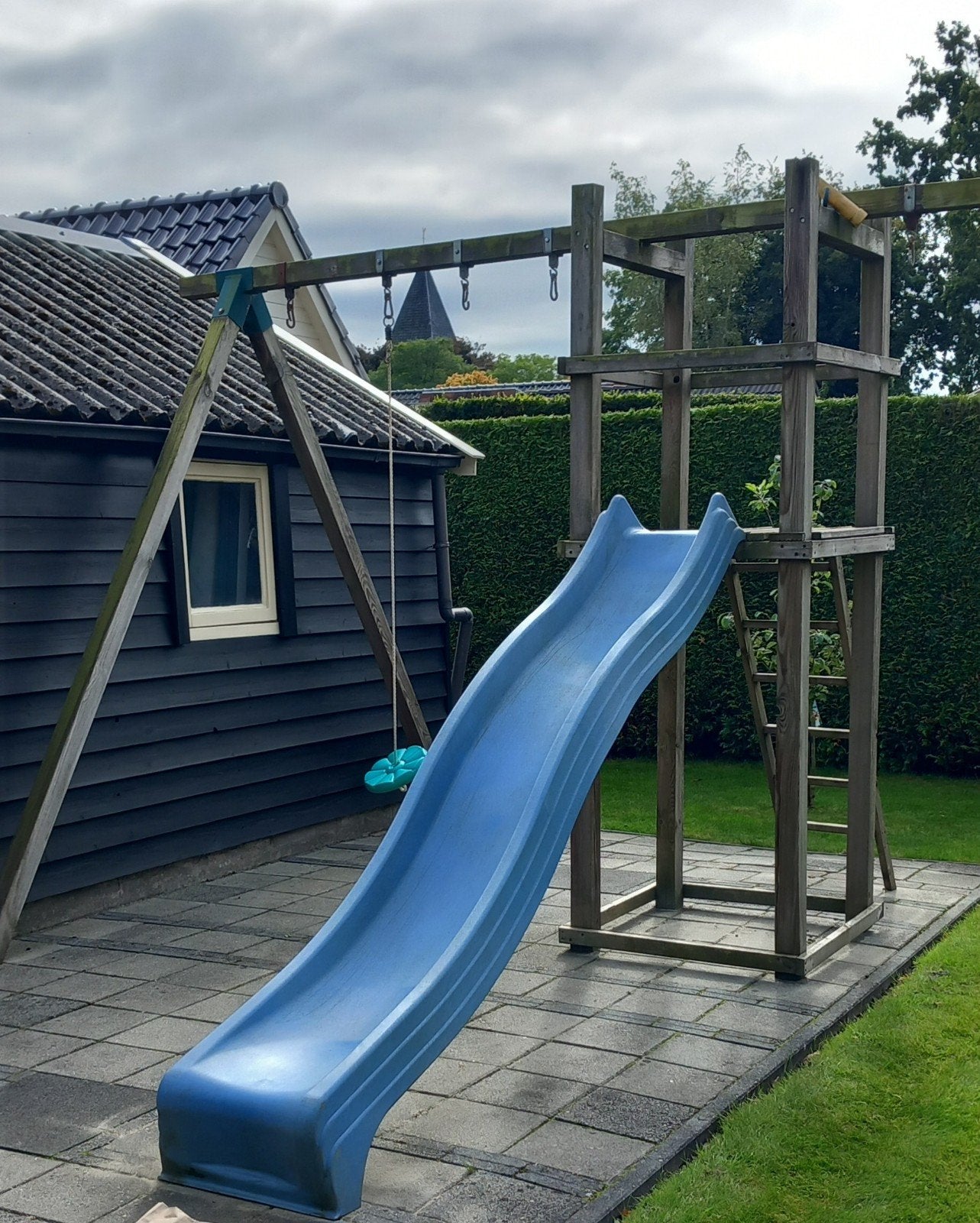 Houten speeltoestel met glijbaan en schommel, Ophalen, Gebruikt, Schommel