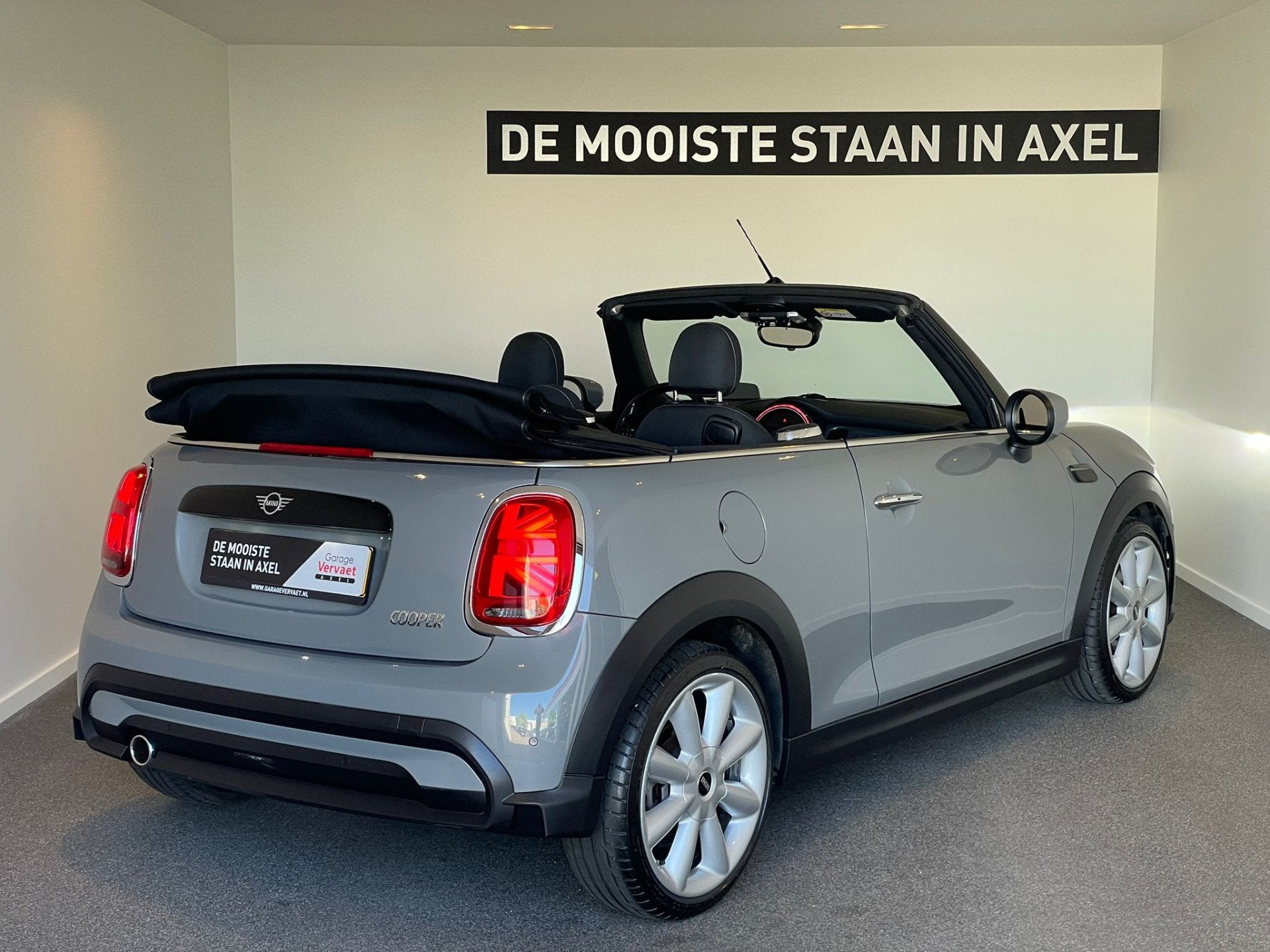 MINI Cabrio 1.5 Cooper Classic (bj 2021, automaat), Auto's, Mini, Gebruikt, Cabriolet, 4 stoelen, 3 cilinders