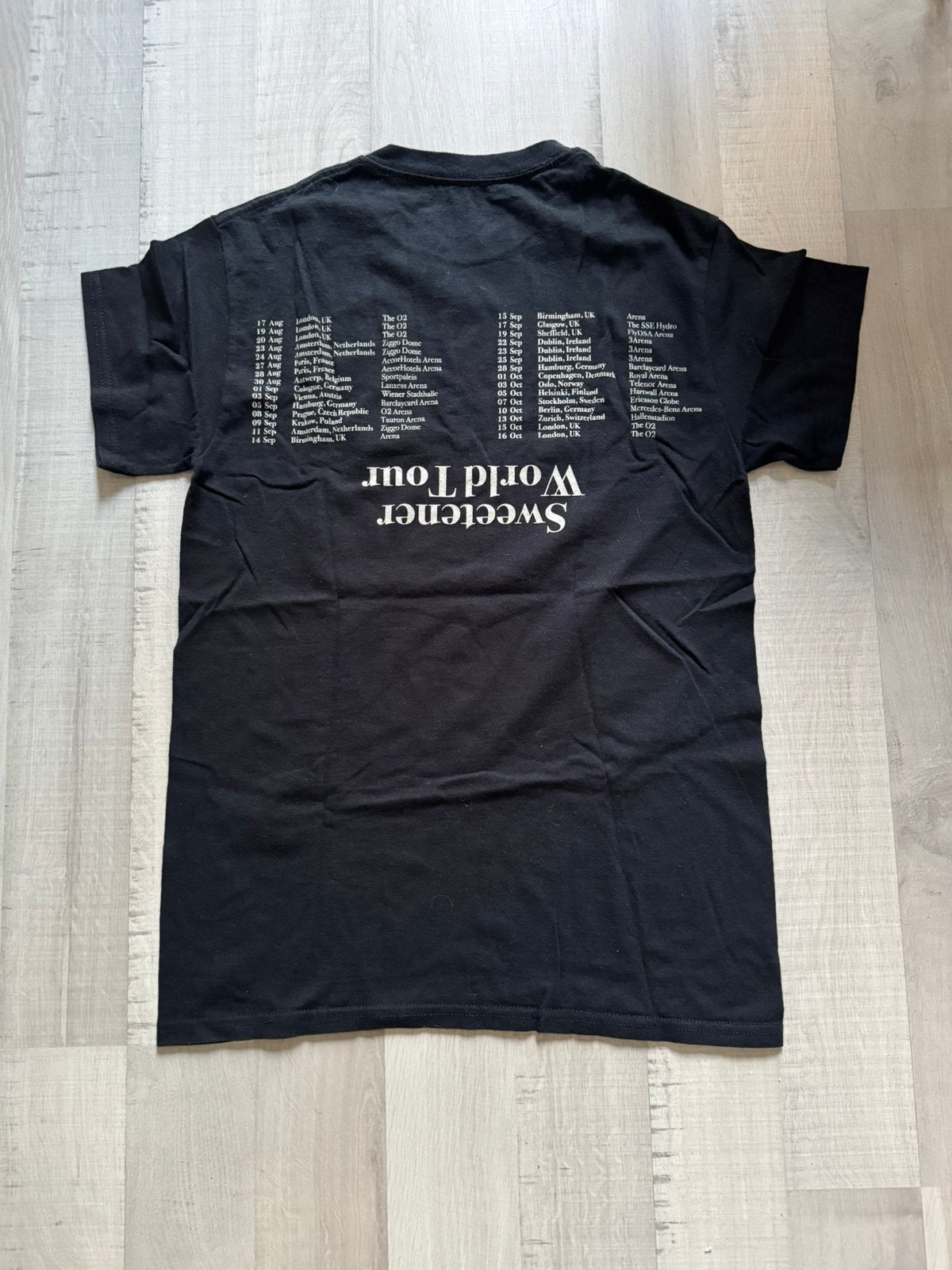 Ariana Grande World Tour Sweetener 2019 T-shirt | Maat S, Zwart, Ophalen of Verzenden, Zo goed als nieuw, Korte mouw