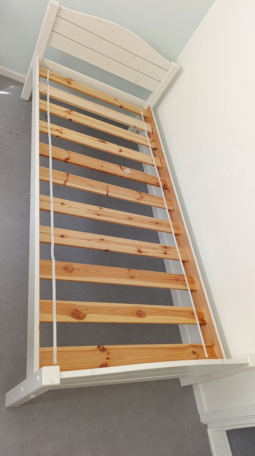 Neutraal wit houten bed 90x200 cm - Wehkamp own, Ophalen, Gebruikt, 90 cm, Eenpersoons