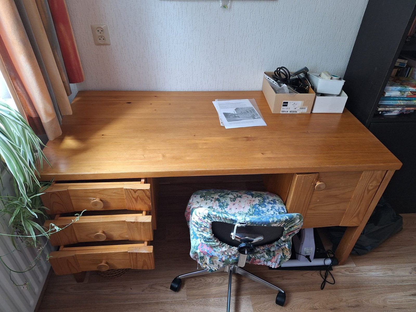bureau gratis af te halen, Ophalen, 50 tot 100 cm, Zo goed als nieuw, Minder dan 100 cm