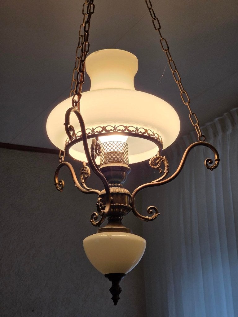 Vintage hanglamp met witte glazen kap, lamp, olielamp, Ophalen
