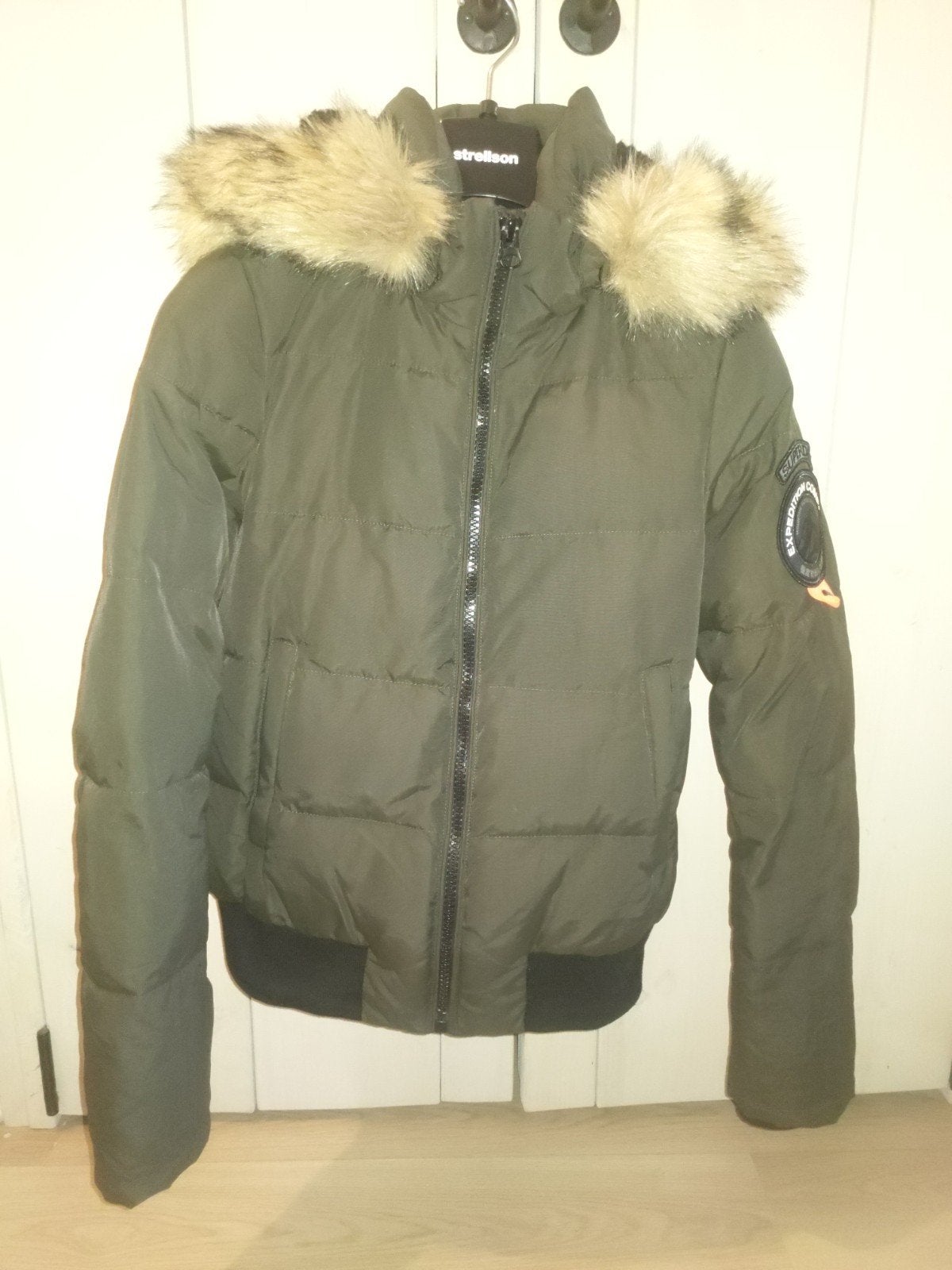 Superdry Everest Mountain Bomber Legergroen Maat 40, Kleding | Dames, Maat 38/40 (M), Superdry, Ophalen of Verzenden, Zo goed als nieuw