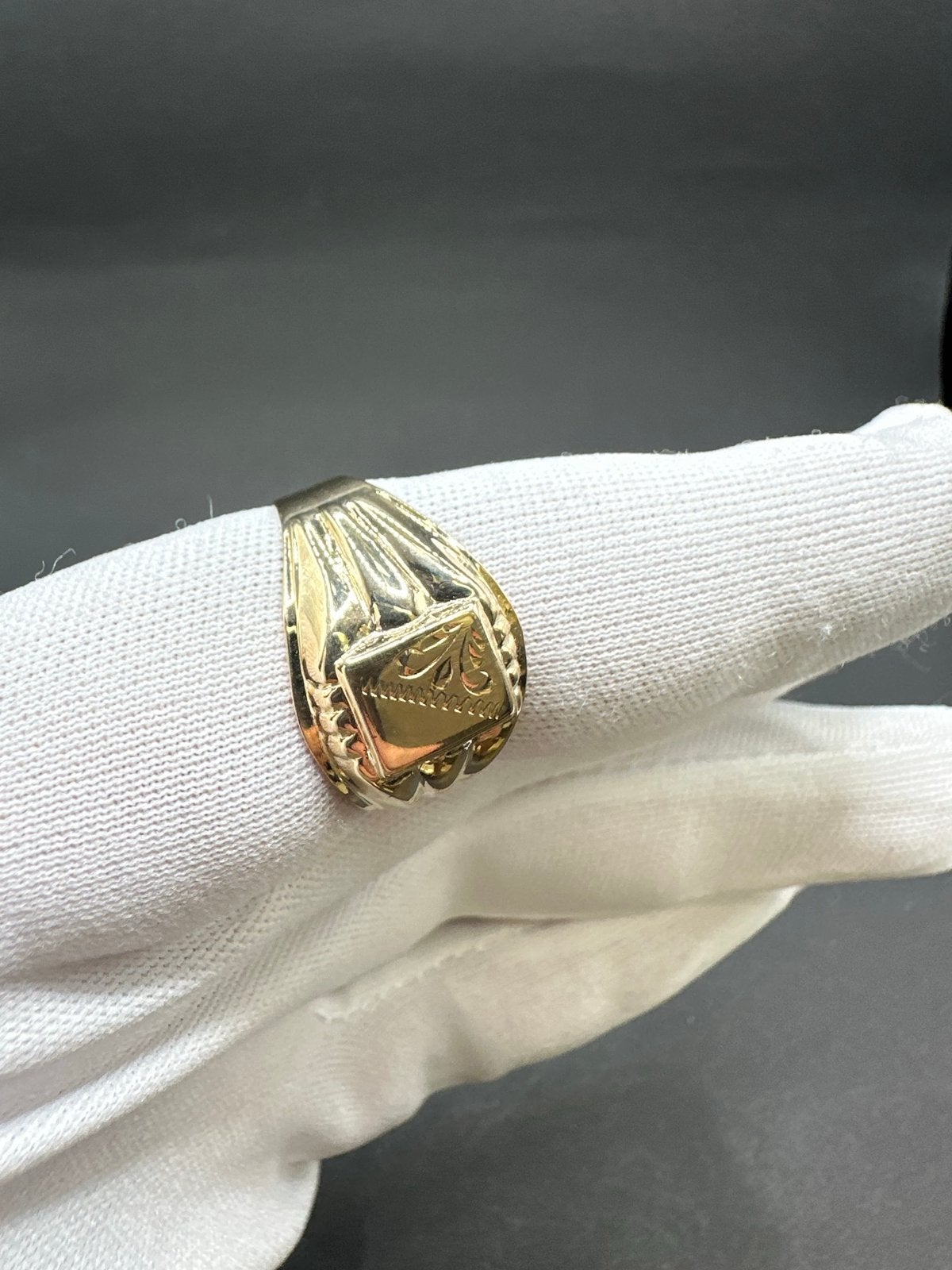 14k Gouden Zegelring - Klassiek Design, Gebruikt, 19 tot 20, Ophalen of Verzenden, Dame of Heer
