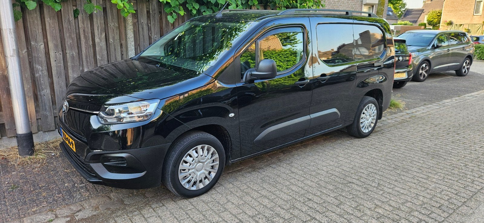 Toyota Proace City Long 1.5 110pk diesel 2021 Zwart, Voorwielaandrijving, Stof, 4 cilinders, Zwart