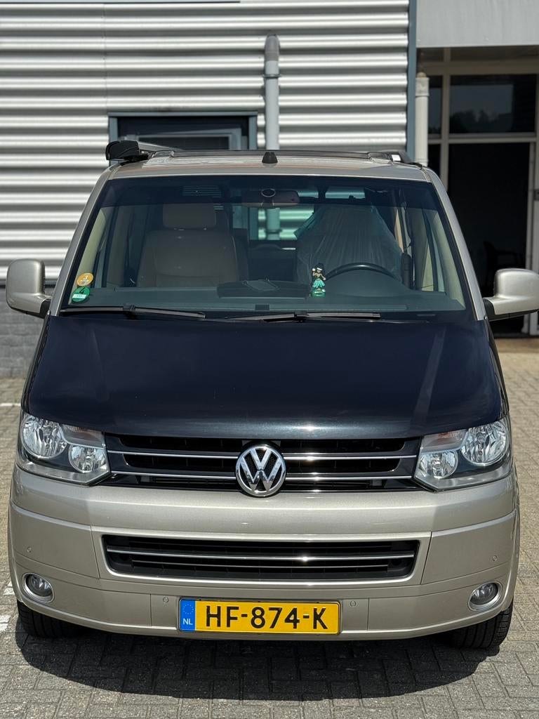 VW T5 Buscamper Multivan Highline Nieuwe Apk tot 11 mei 2027, Voorwielaandrijving, Beige, Overige carrosserieën, Beige