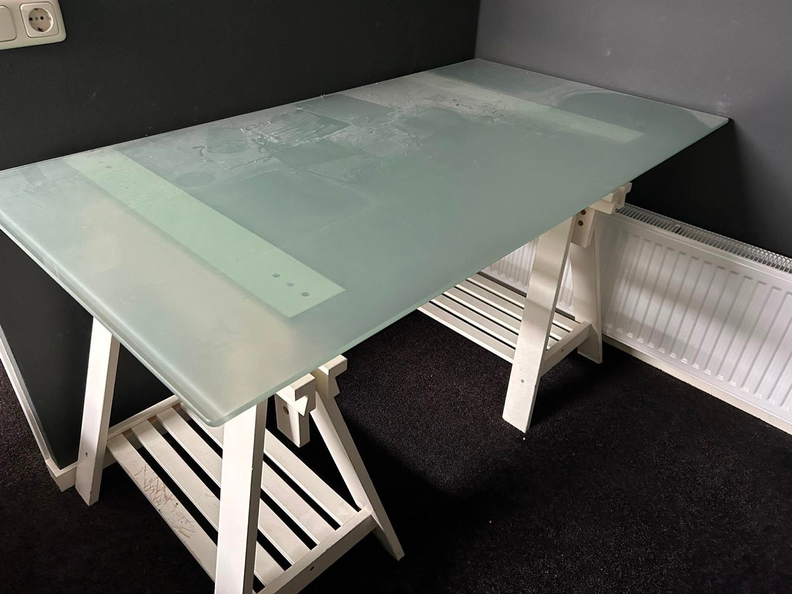 GRATIS: Bureau met glazen blad (80x150 cm) en 2 staanders, Huis en Inrichting, Ophalen, Gebruikt, Glas