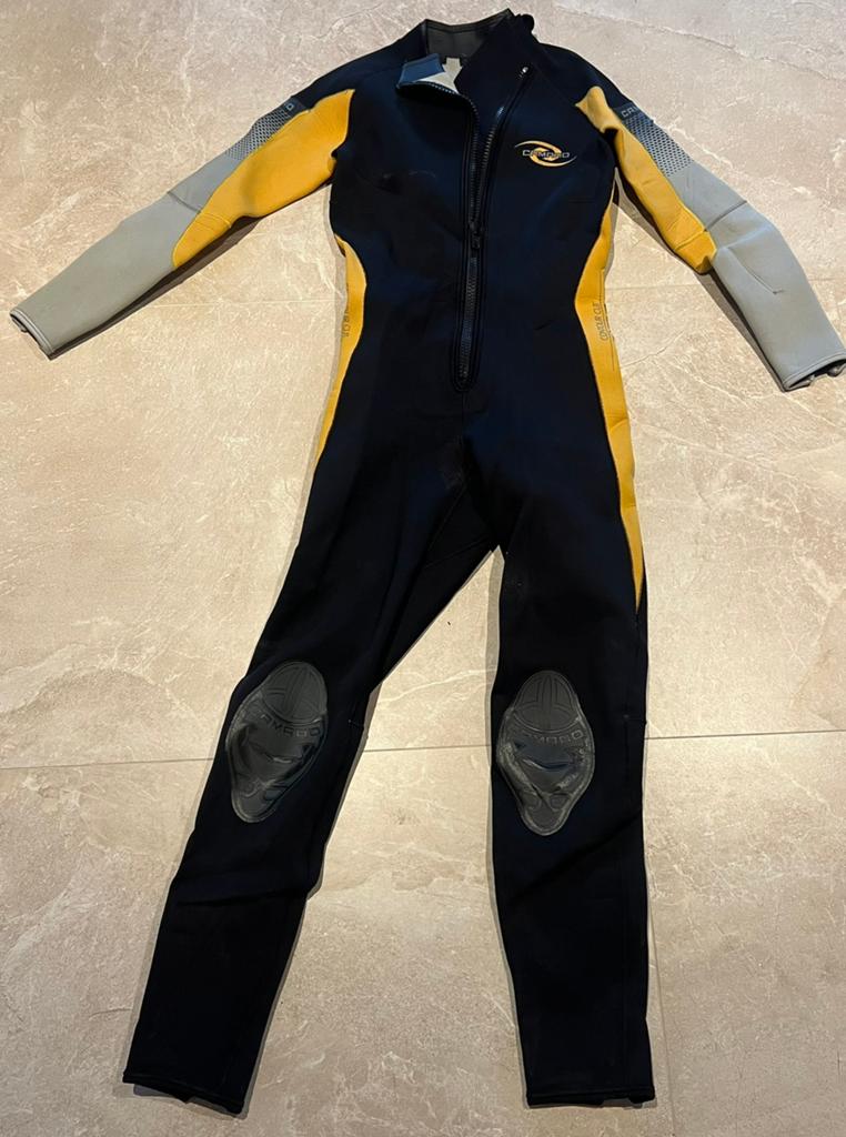 3 mm duik/ surfpak, Watersport en Boten, Ophalen, Gebruikt, Dame, Wetsuit
