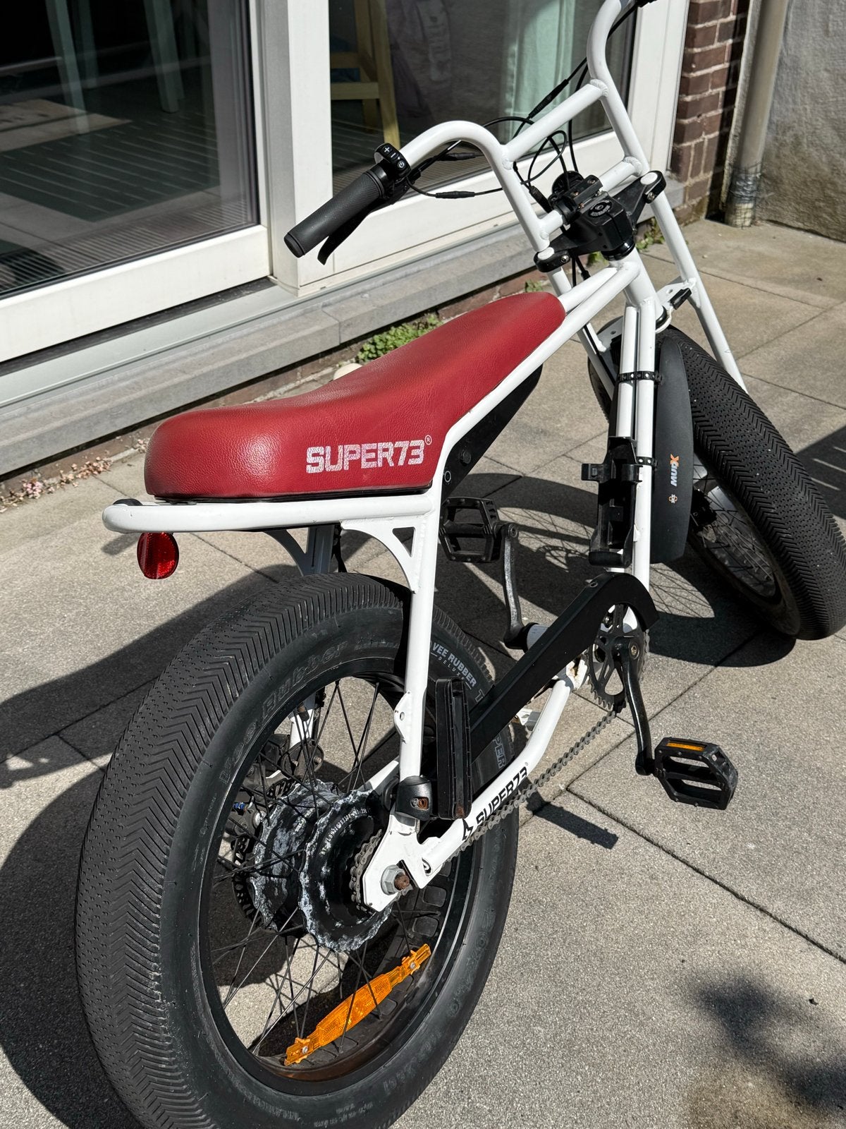 Super73 ZG - Rood/Wit, Fietsen en Brommers, Gebruikt, Minder dan 47 cm, 30 tot 50 km per accu, Ophalen