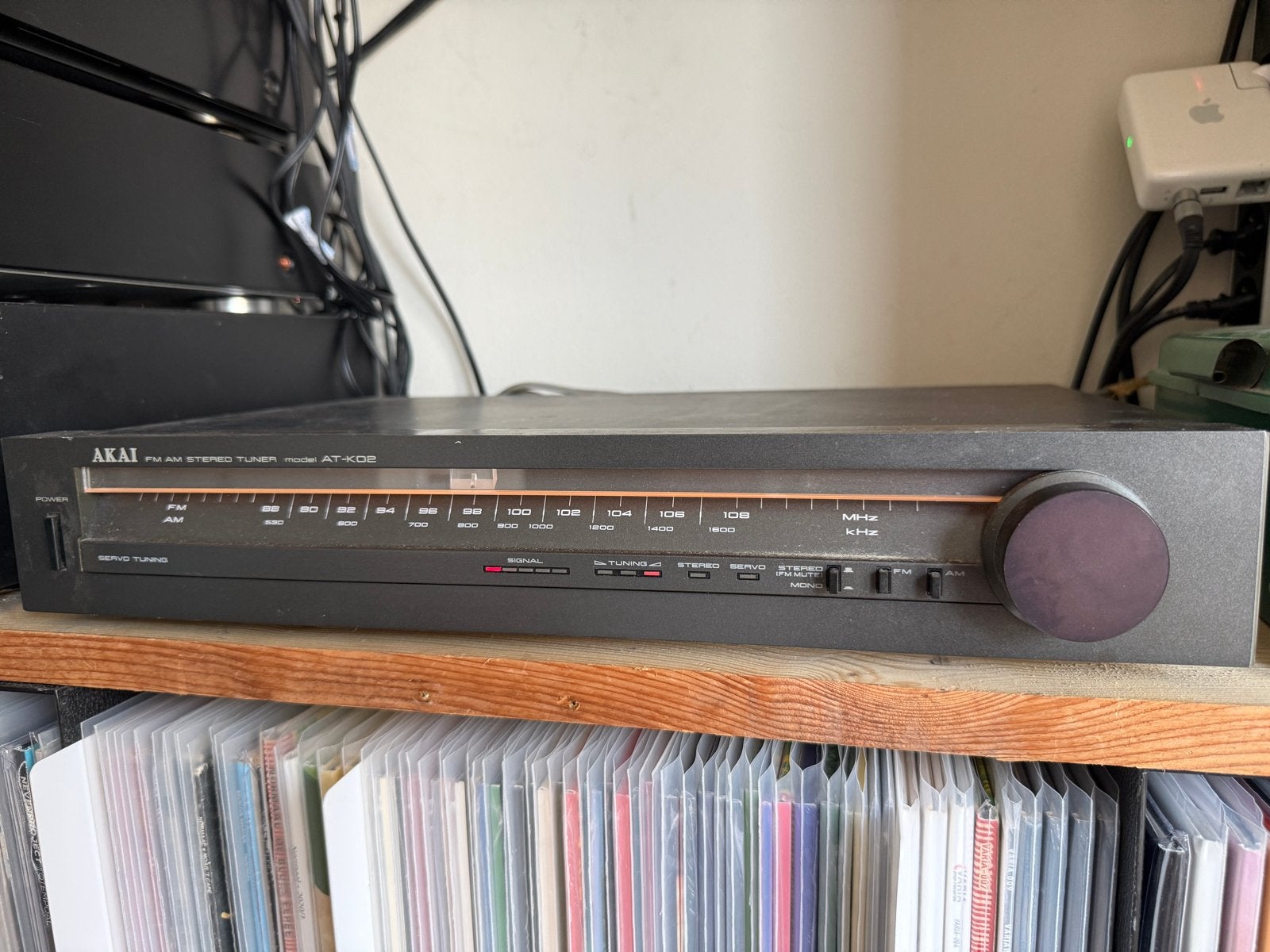 Akai AT-K02 FM/AM Stereo Tuner - Vintage Audio, Ophalen, Gebruikt, Analoog