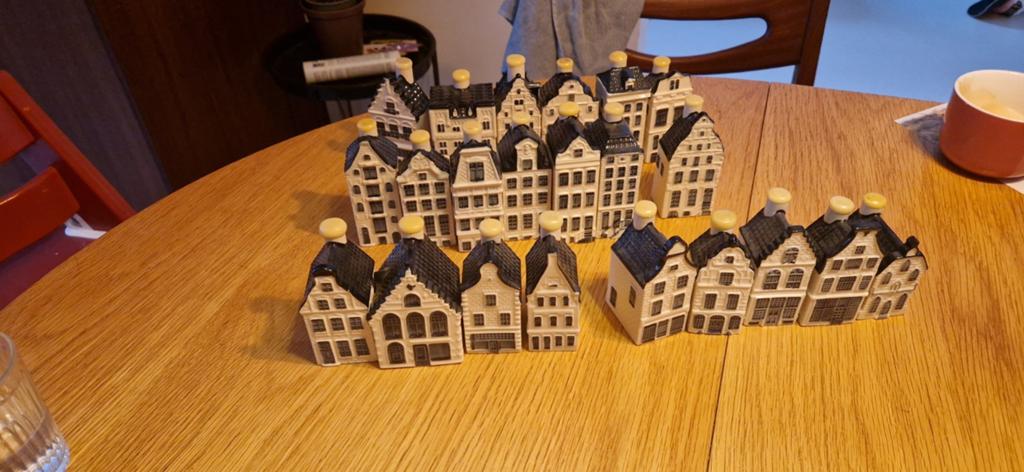 Klm huisjes 22 stuks, Ophalen of Verzenden, Zo goed als nieuw, Gevuld