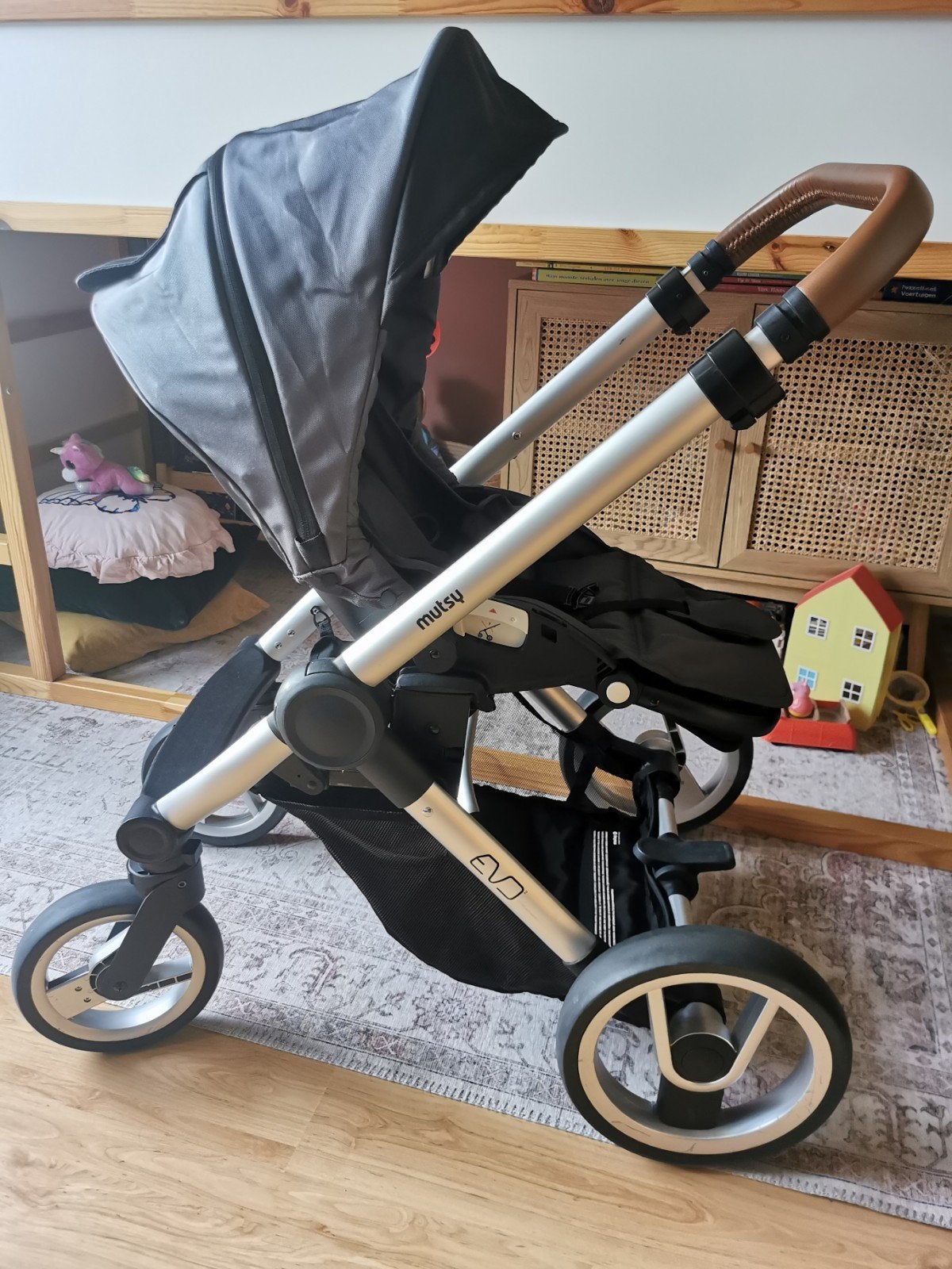 Mutsy Evo Urban Nomad antraciet+Maxi Cosi, Ophalen, Gebruikt, Mutsy
