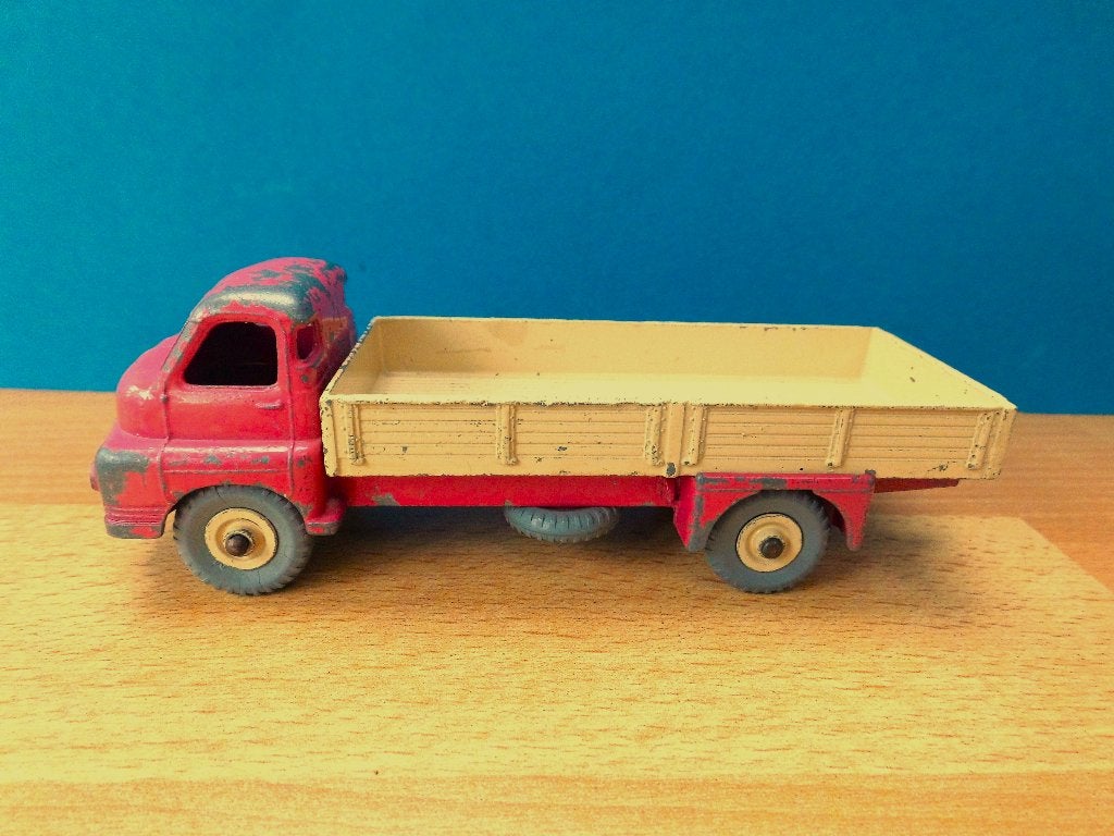 DINKY TOYS 522 ( ZELDZAME KLEUR )  BIG BEDFORD LORRY, Ophalen of Verzenden, Gebruikt, Bus of Vrachtwagen, Dinky Toys