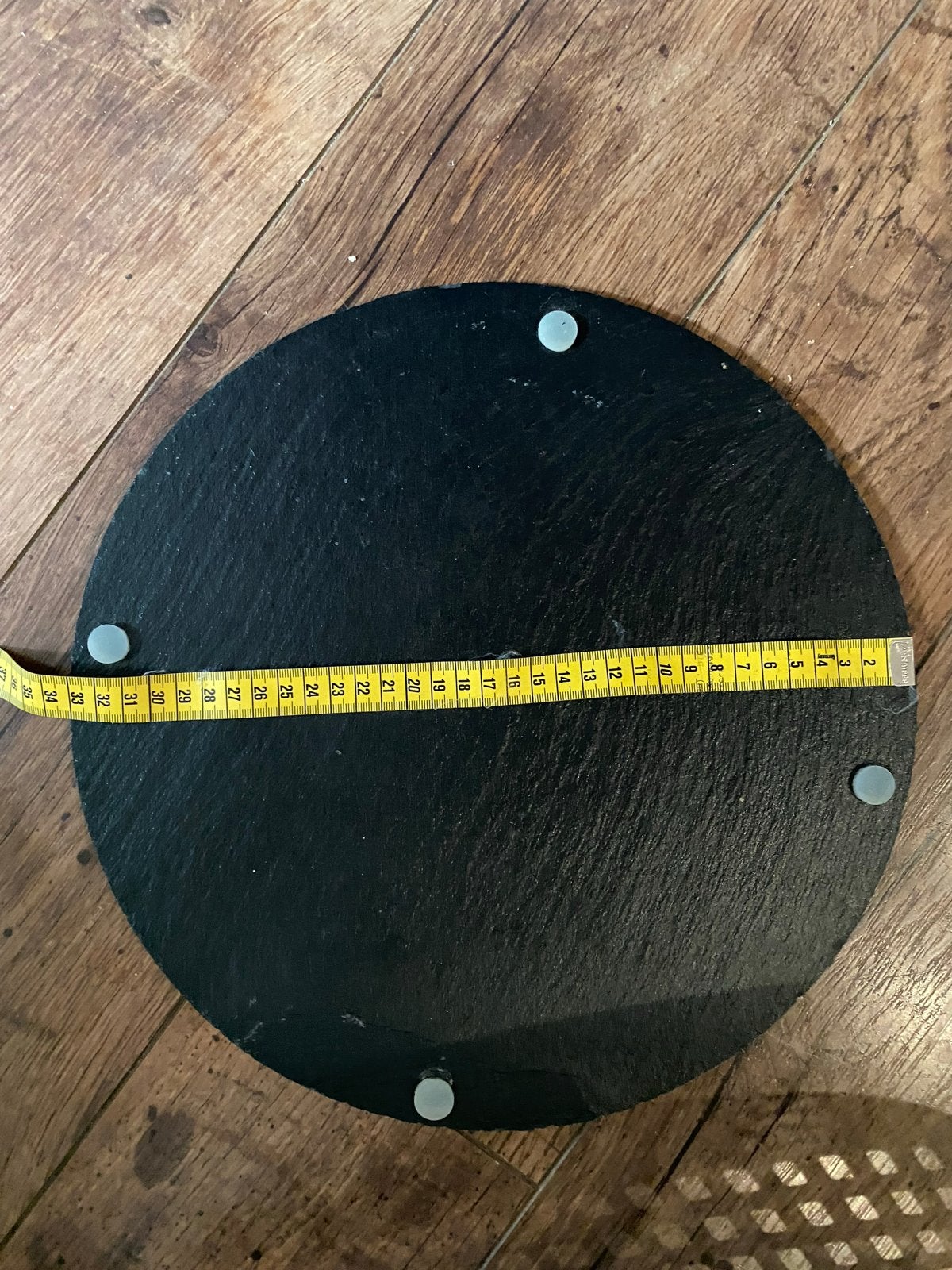 Ronde leisteen snij-/serveerplank - Gebruikt met krassen, Gebruikt, Snij-/serveerplank, Ophalen of Verzenden, Zwart