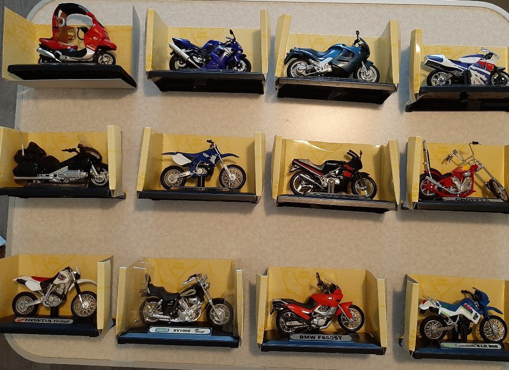 Modelmotoren Honda / Kawasaki / Yamaha / BMW, Ophalen, Zo goed als nieuw