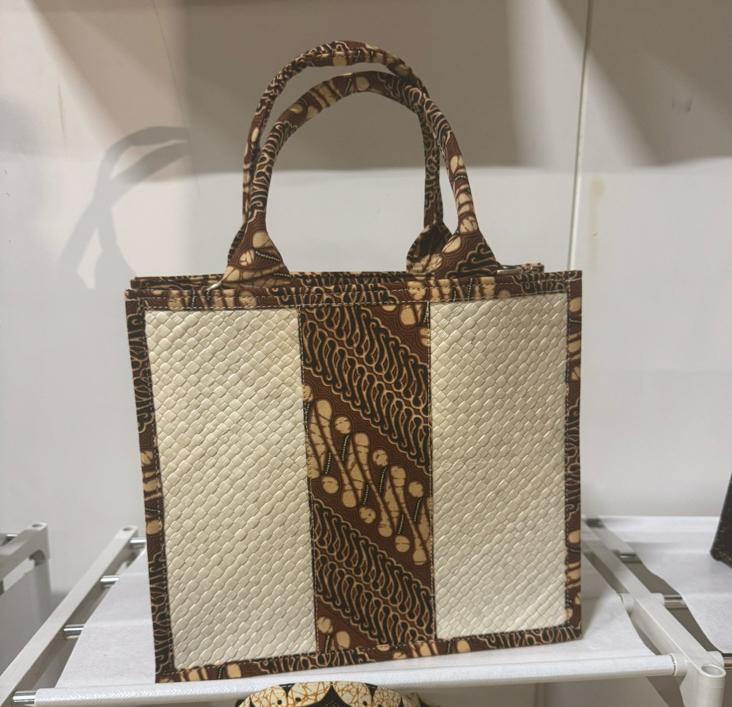 Gezocht!! Op zoek!!! Batik tas, Ophalen of Verzenden, Nieuw, Overige kleuren, Handtas