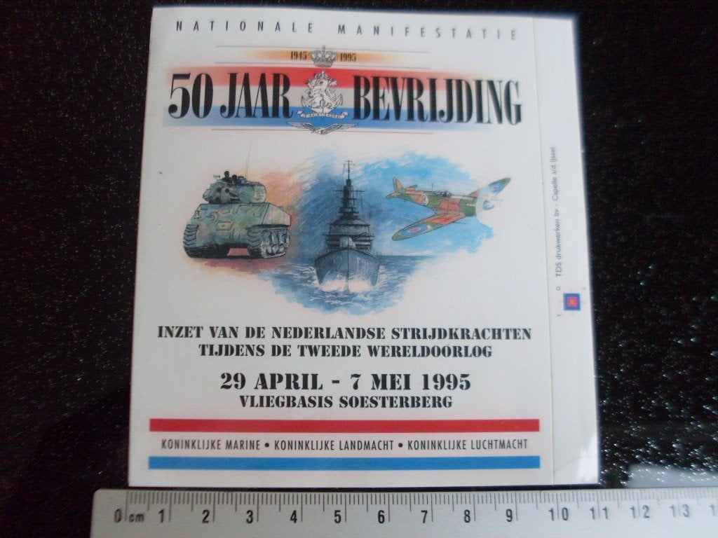 sticker 50 jaar bevrijding vliegbasis soesterberg logo 1995, Verzenden, Zo goed als nieuw, Bedrijf of Vereniging