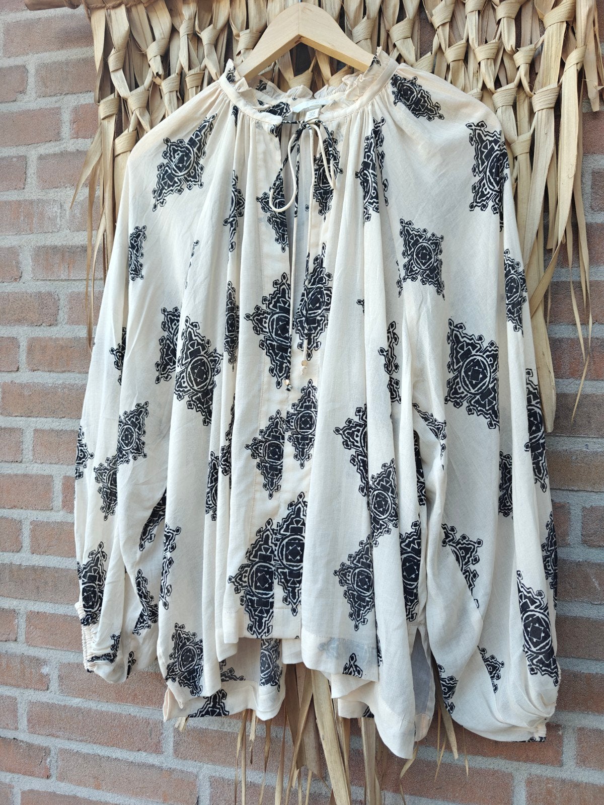 H&M Blouse met print - Maat XL, Kleding | Dames, H&M, Beige, Maat 46/48 (XL) of groter, Ophalen of Verzenden