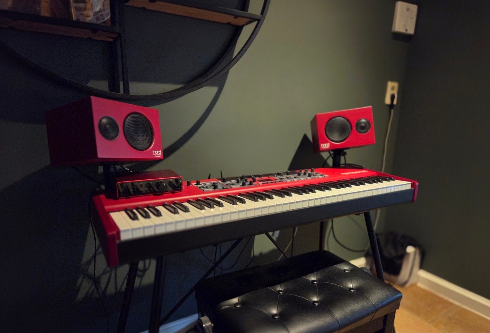Nord Piano 5 met 73 toetsen en Nord Monitor V2 speakers, Overige merken, Zo goed als nieuw, Met standaard, Overige aantallen