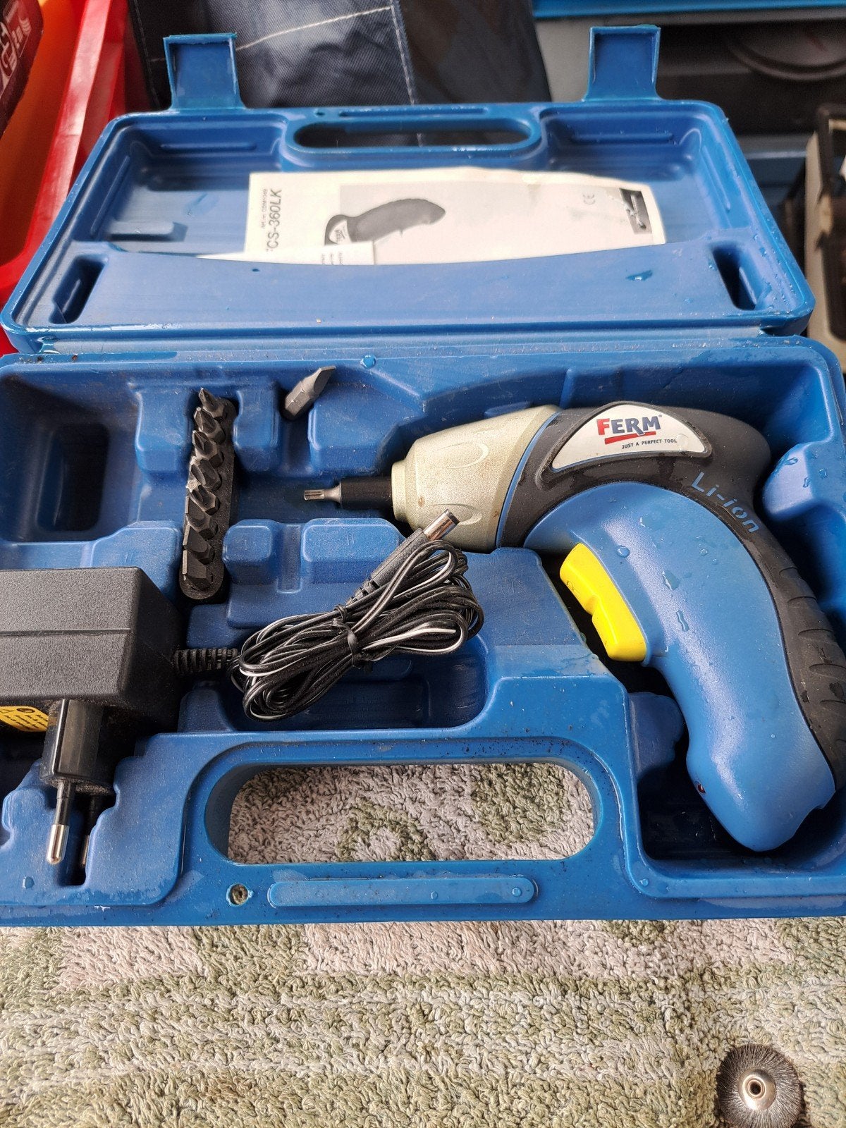 Te koop    kleine  schroevendraaier, Ophalen of Verzenden, Minder dan 400 watt, Boor- en Schroefmachine