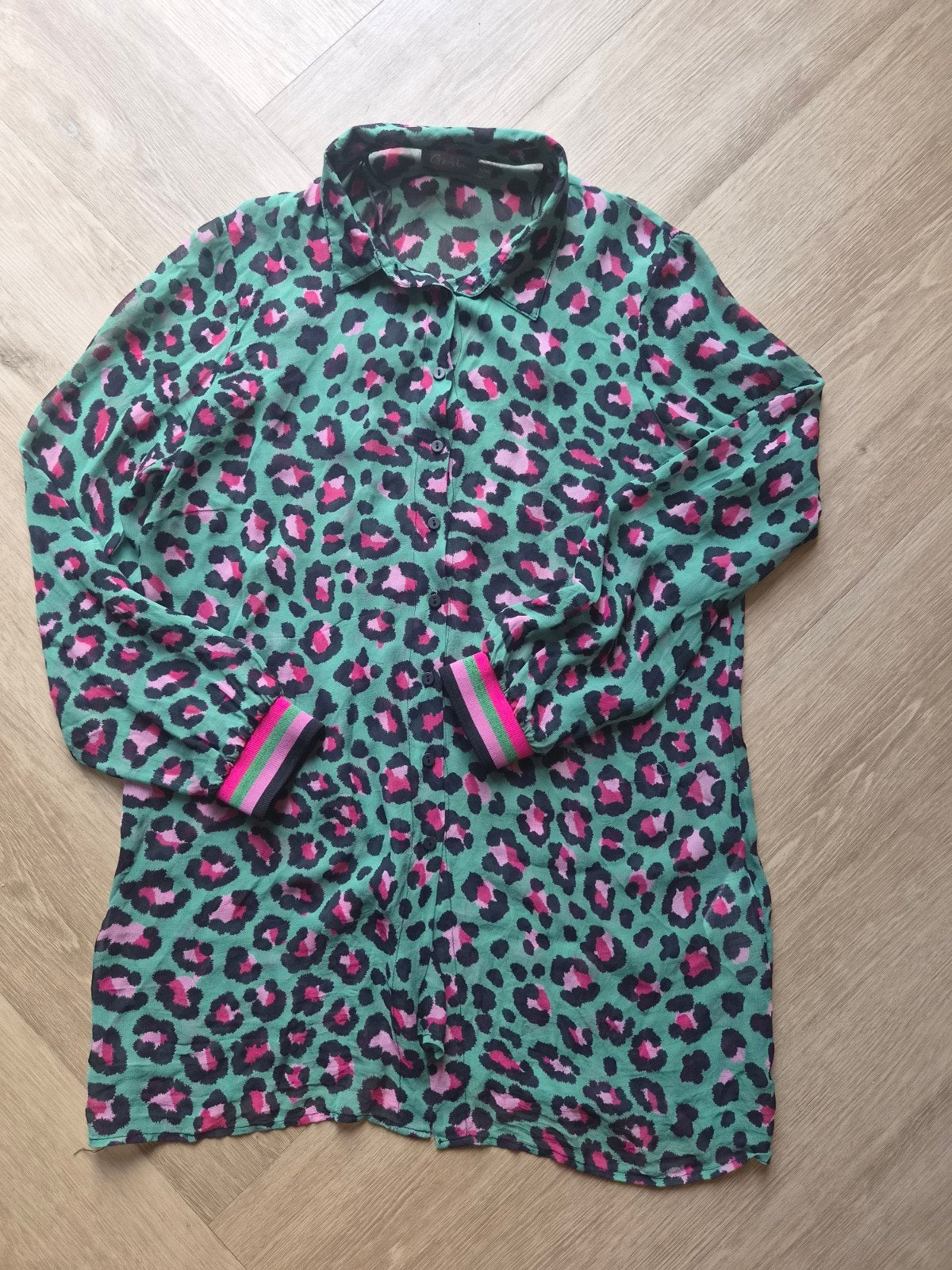 Groene blouse met roze pantervlekken, Geisha, L, Geisha, Maat 42/44 (L), Ophalen of Verzenden, Zo goed als nieuw