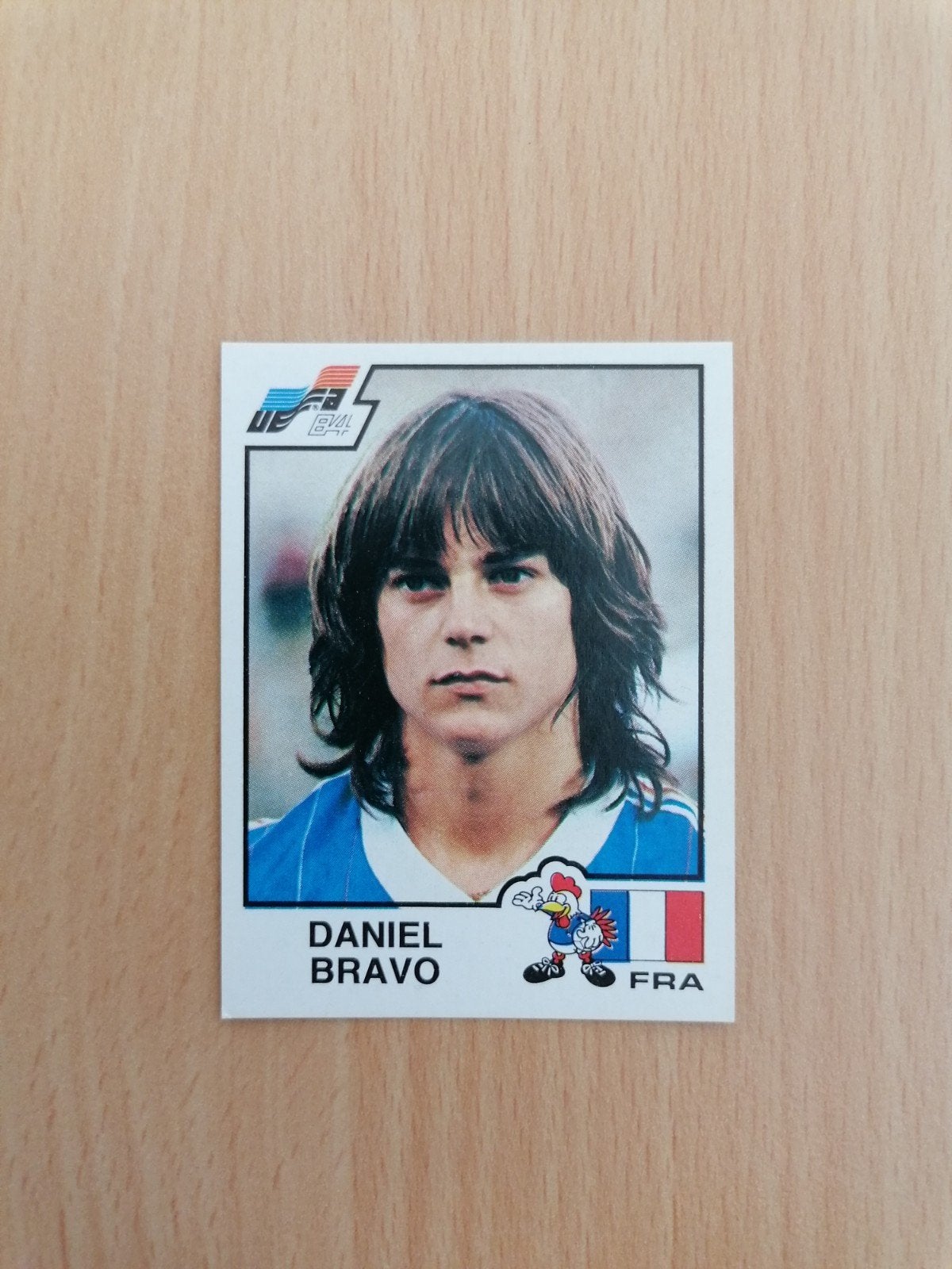 Panini Euro 84 #50 Daniel Bravo., Ophalen of Verzenden, Zo goed als nieuw, Buitenlandse clubs, Poster, Plaatje of Sticker