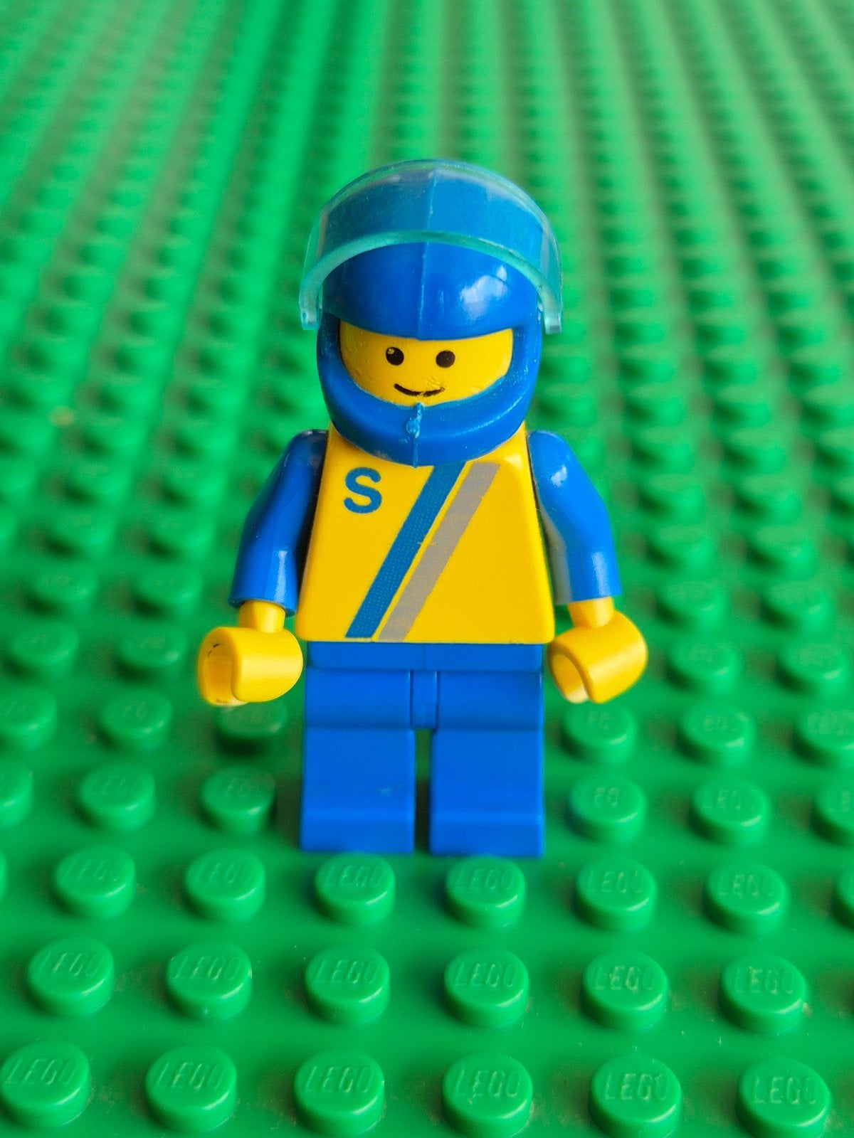 Lego Minifiguur Coureur met helm - Vintage, Gebruikt, Overige thema's, Lego, Ophalen of Verzenden