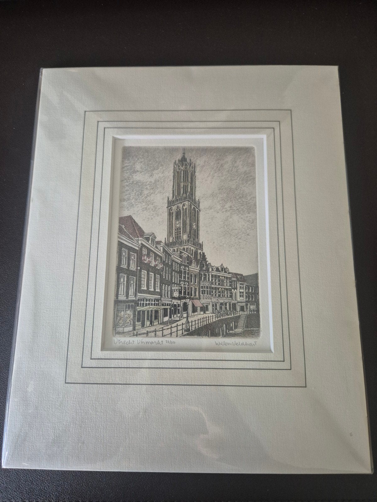 Originele ets Utrecht Vismarkt/Domtoren  - Willem Veldhorst, Antiek en Kunst, Stadsgezicht, Ophalen of Verzenden, Gesigneerd, 1950 - 1999