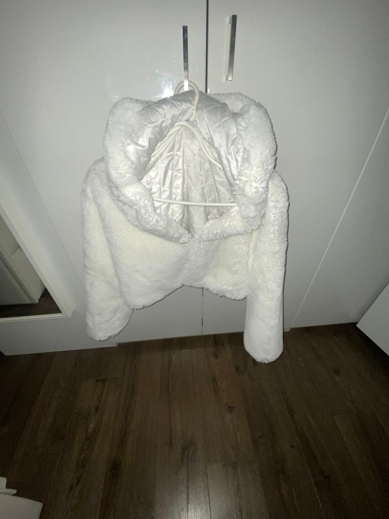 Jas Wit Fake Fur, Ophalen of Verzenden, Zo goed als nieuw, Maat 38/40 (M), Wit