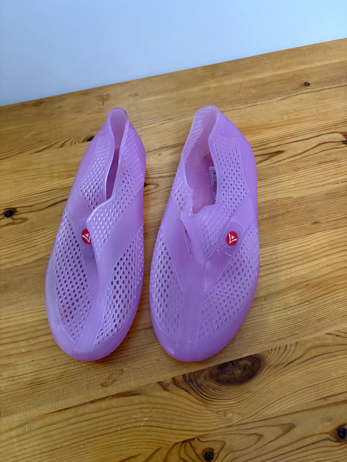 Paarse waterschoenen maat 35 - Zo goed als nieuw, Kleding | Dames, Schoenen, Ophalen of Verzenden, Zo goed als nieuw, Overige kleuren